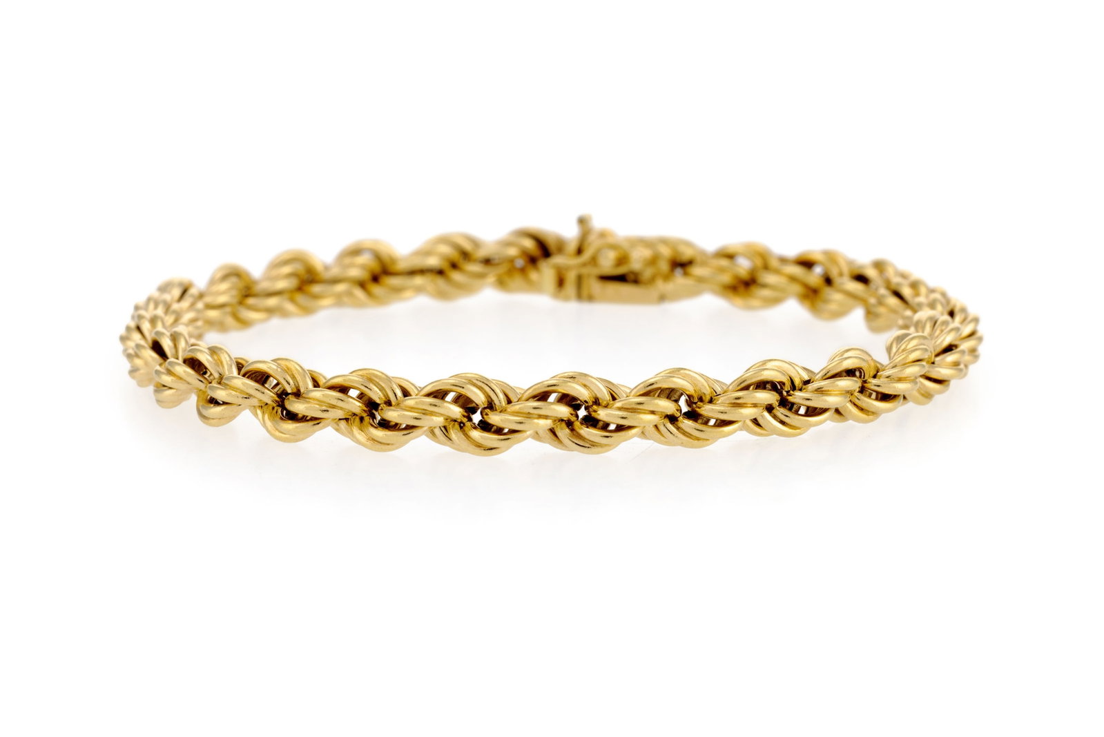 Bracelet or 585 à maillons torsadés, long. 19.8 cm, 8g: Bracelet or 585 à maillons torsadés, long. 19.8 cm, 8g Condition Bon état de conservation général. Présence de rayures et micro rayures d'usage normal.