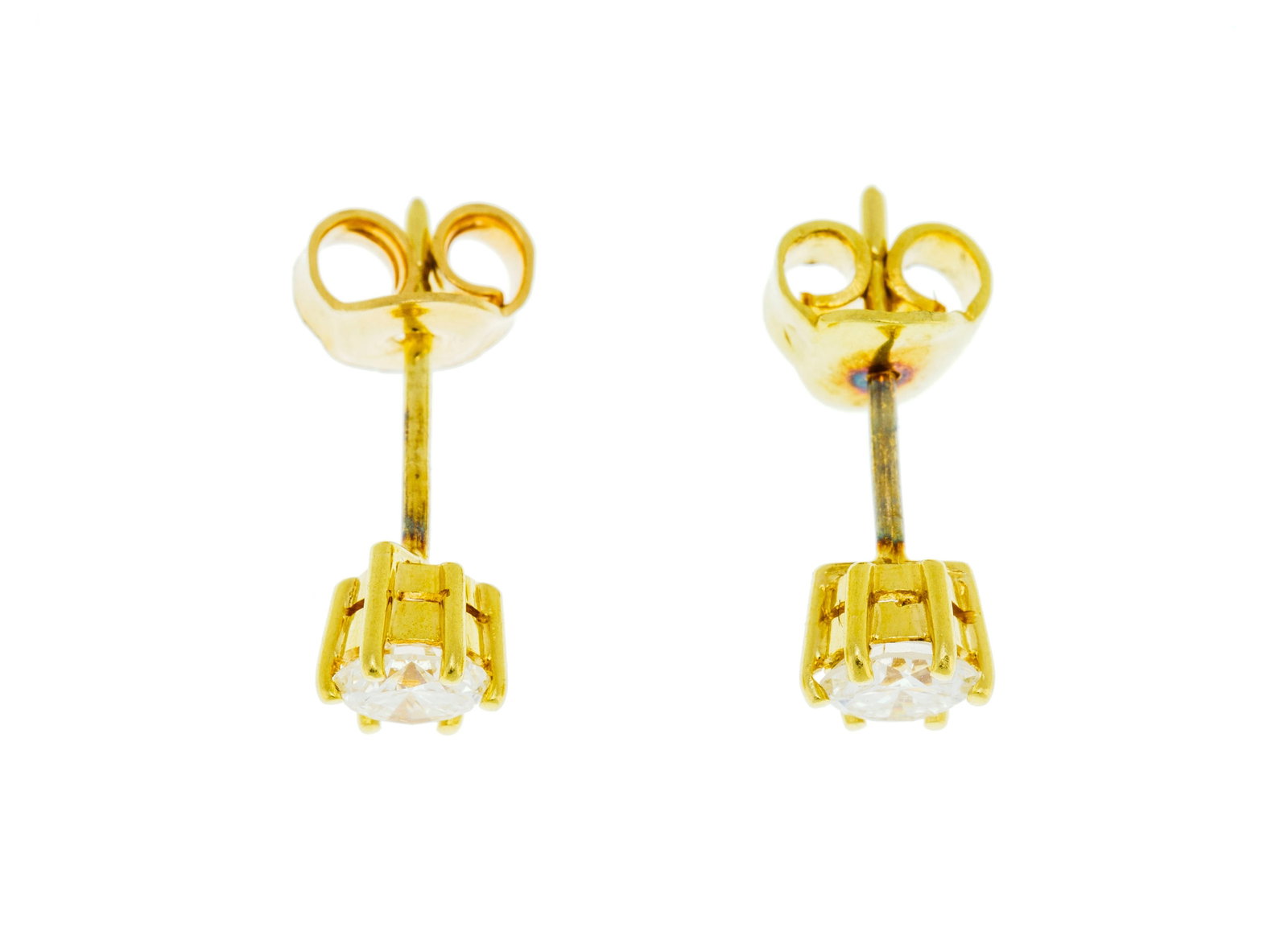 Paire de clous d'oreilles en or 750 sertis de deux diamants taille brillant (env. 0.27 ct chacun), u - 2