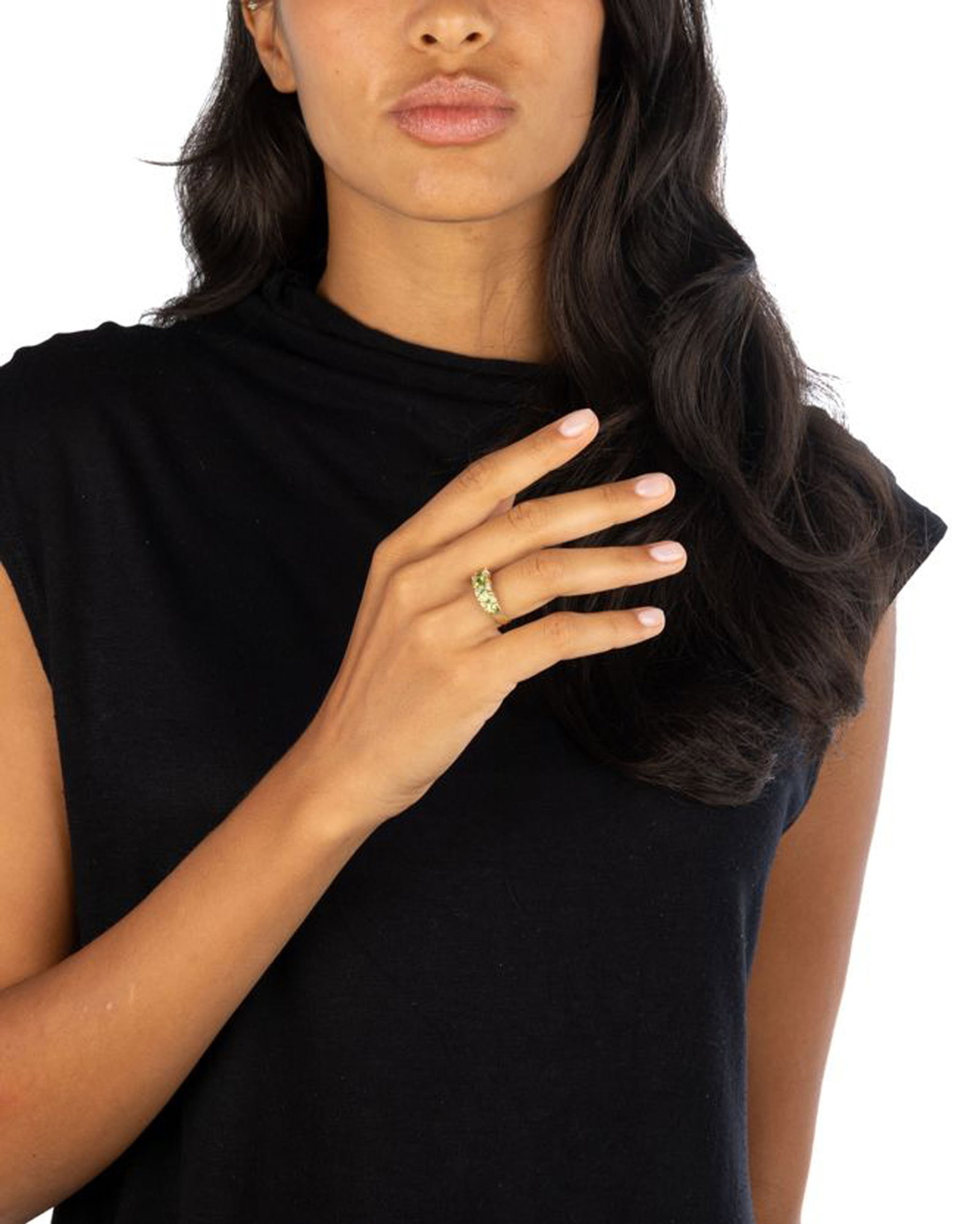 Bague or 750 sertie de péridots taille rond en chute alternés de diamants taille 8/8, doig - 4