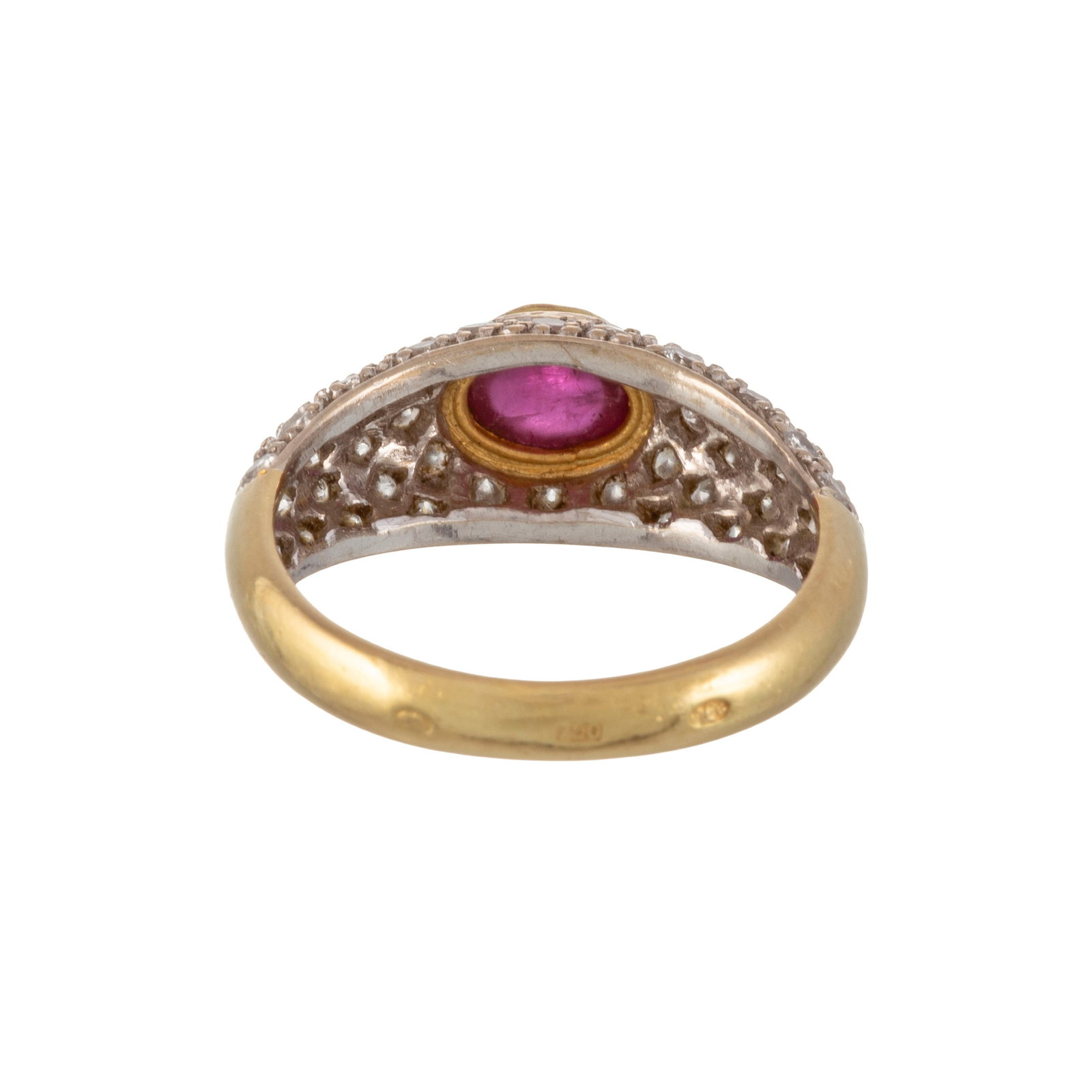 Bague 2 ors 750 sertie d'un cabochon de rubis entouré d'un pavage de diamants taille brillant,  - 4