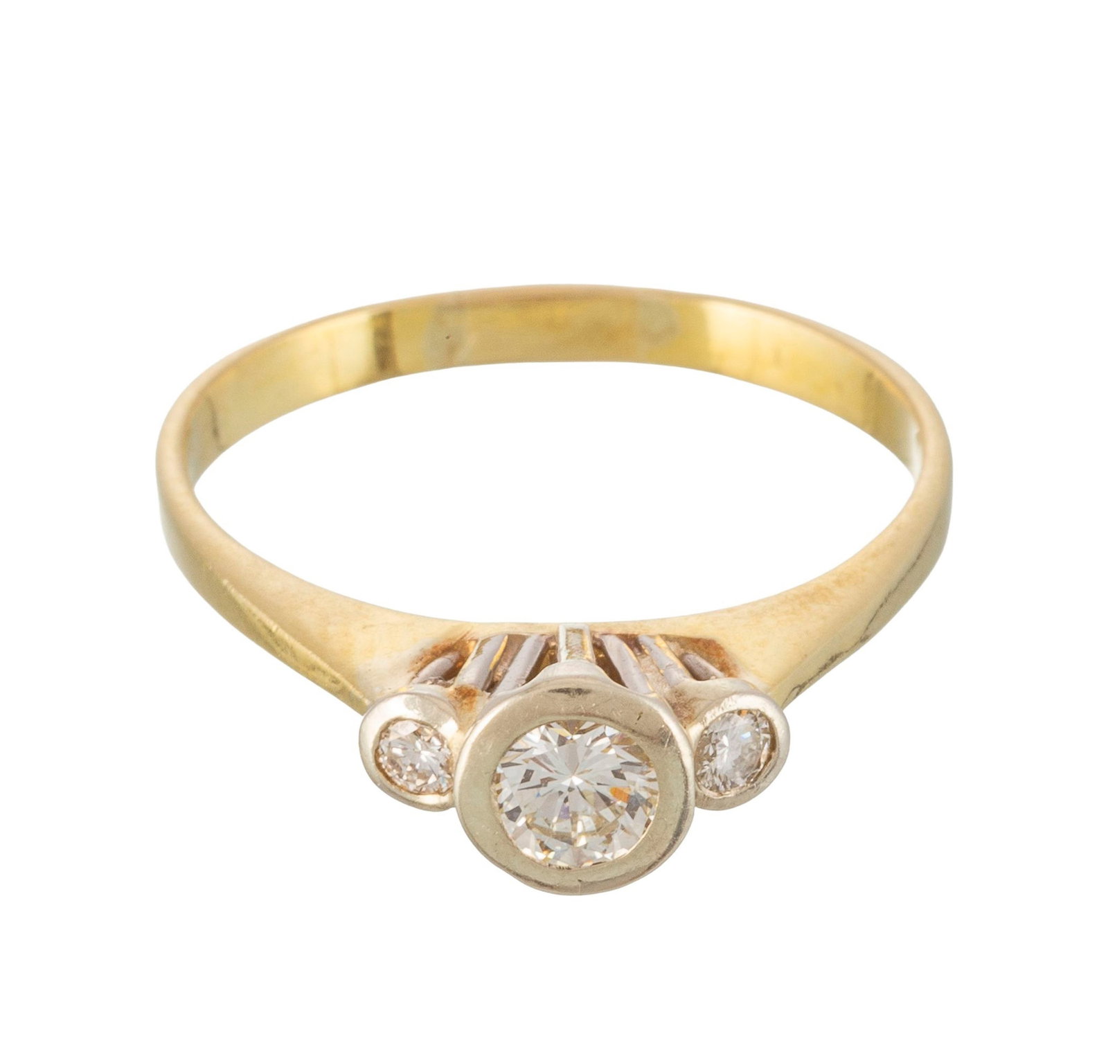 Bague 2 ors 750 sertie de trois diamants taille brillant dont un plus important au centre, doigt 54- - 2