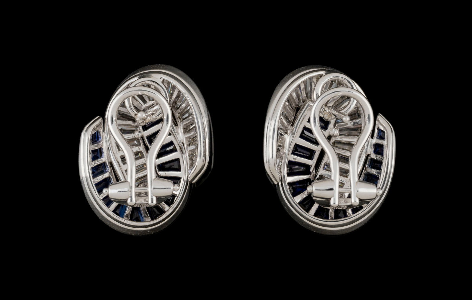 Gübelin, paire de clips d'oreilles or gris 750 à motif boucles entrelacées serties en - 3