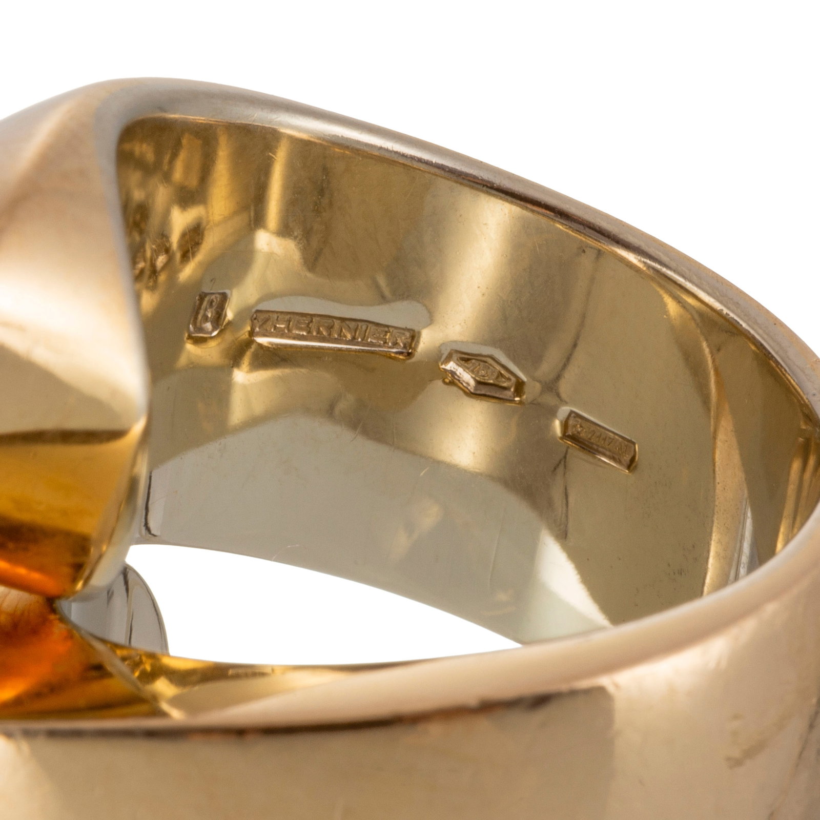 Vhernier, Verso, bague en or rose 750 aux extrémités arrondies, signée, doigt 53-13,  - 5