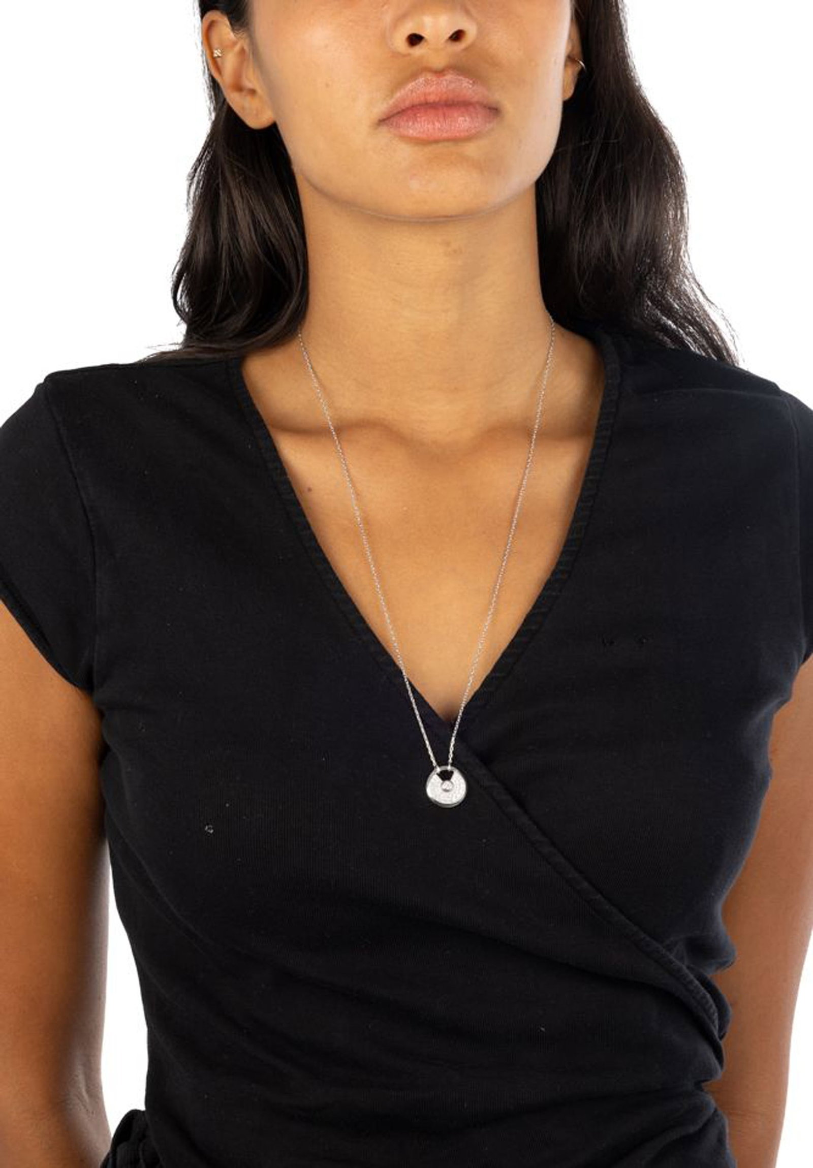 Cartier, Amulette, collier or gris 750 à maille forçat retenant un centre serti de diamant - 4