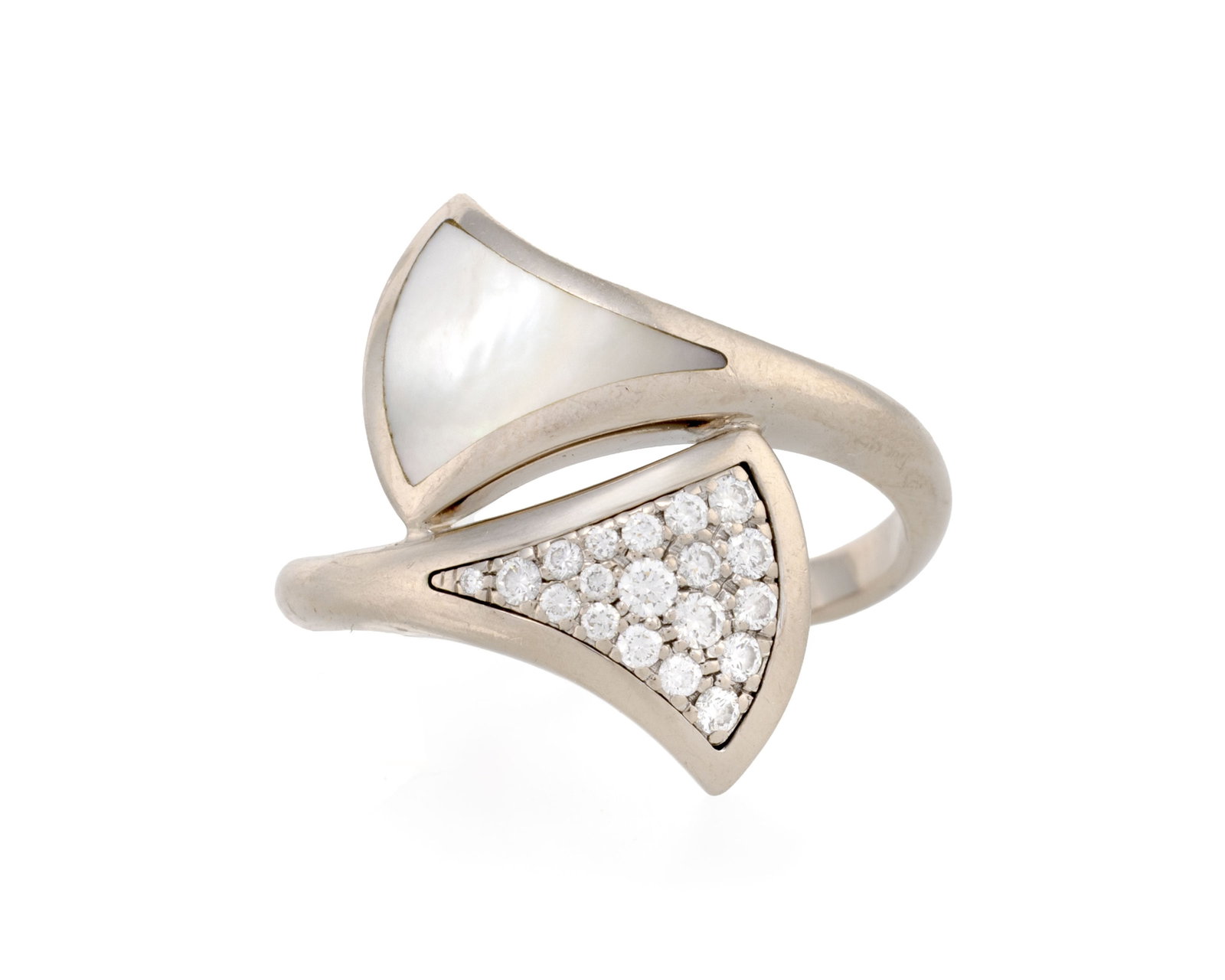 Bulgari, Diva's Dream, bague or gris 750 sertie de diamants taille brillant et ornée d'une plaq (1 of 4)