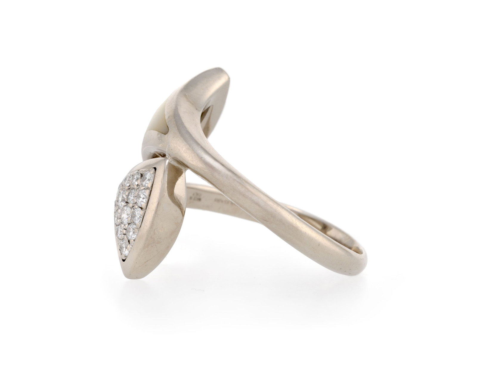 Bulgari, Diva's Dream, bague or gris 750 sertie de diamants taille brillant et ornée d'une plaq - 2