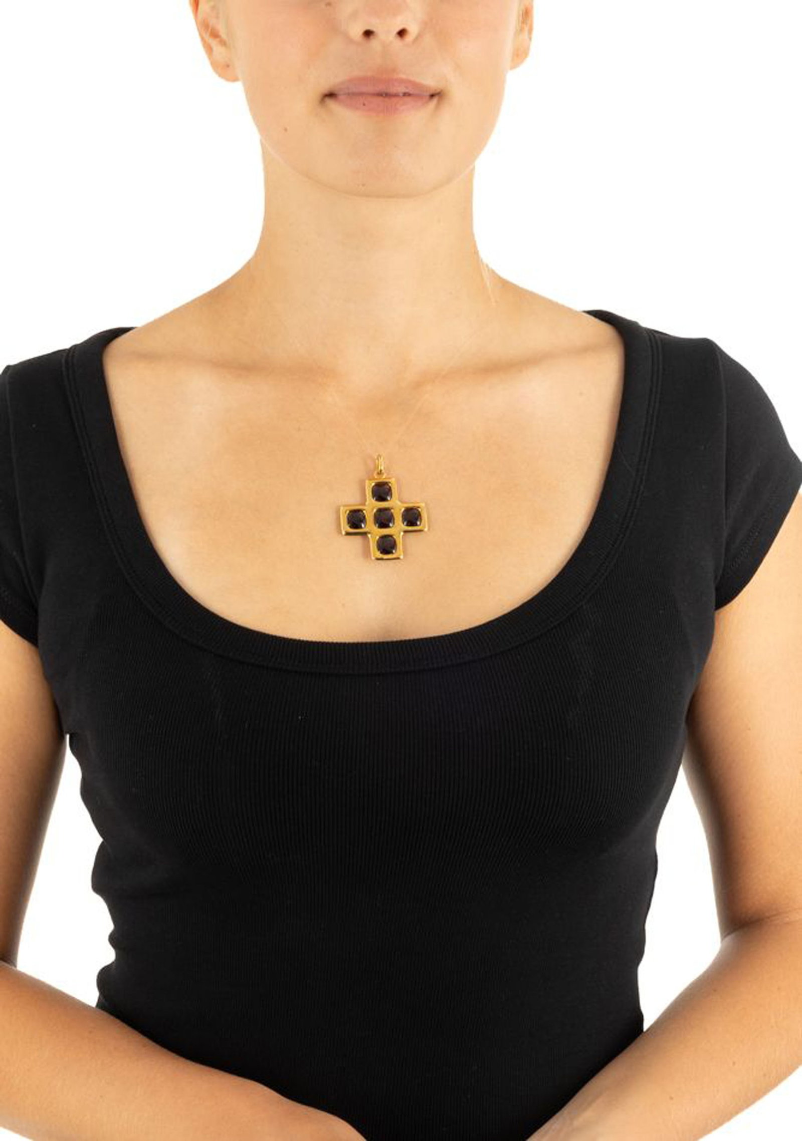 Pomellato, pendentif croix en or 750 orné de grenats polis, signé, h. 5.2 cm, 25g - 4