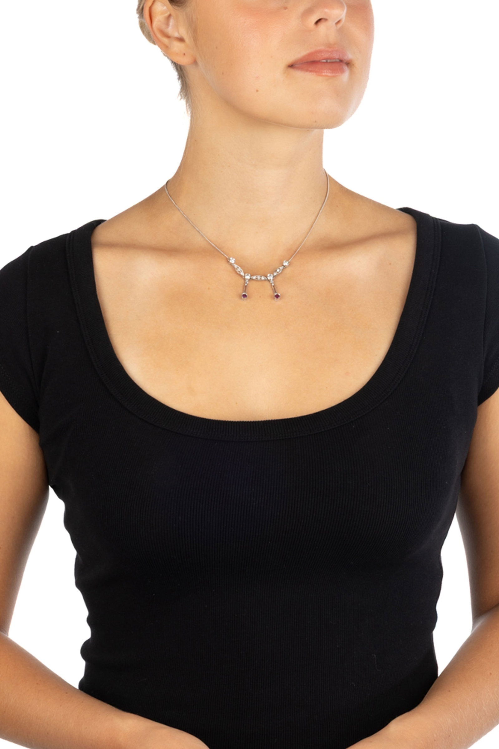 Collier or gris 750 à maille gourmette limée retenant un centre serti de 2 rubis et de dia - 4