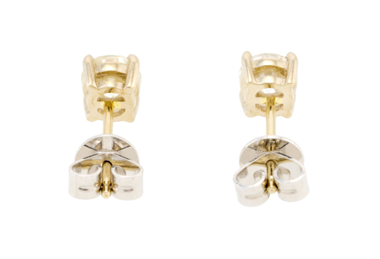 Paire de clous d'oreilles or gris 750 sertis de deux diamants taille brillant (env. 0.5 ct chacun) - 3