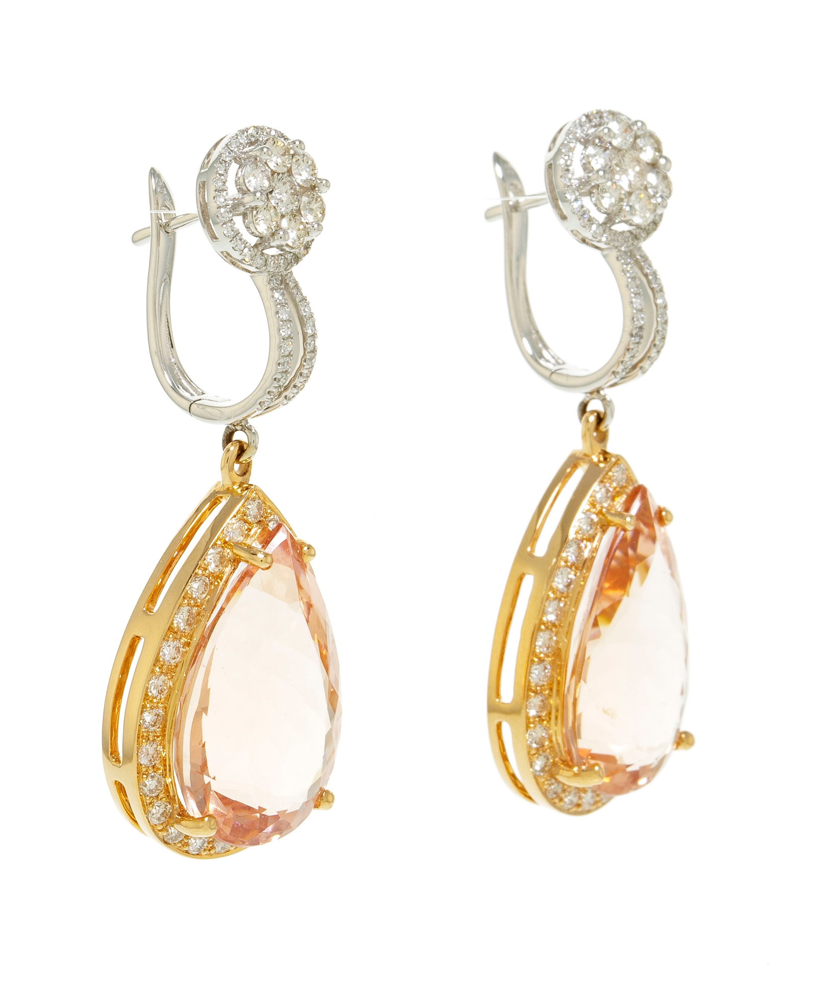 Paire de pendants d’oreilles 2 ors 750 sertis de diamants taille brillant et retenant des morg - 2