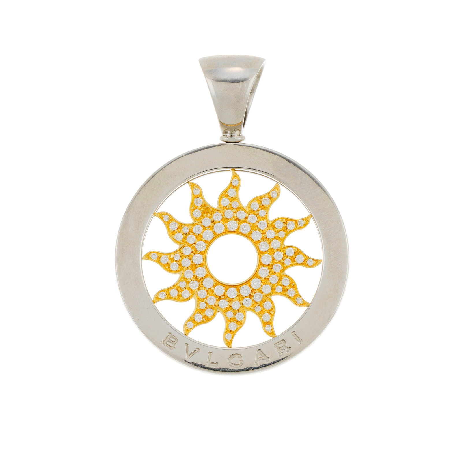 Bulgari, Tondo, pendentif or 750 et acier à motif soleil ajouré serti de diamants taille b: Bulgari, Tondo, pendentif or 750 et acier à motif soleil ajouré serti de diamants taille brillant, signé, h. 4.3 cm, 12g Condition Bon état de conservation général