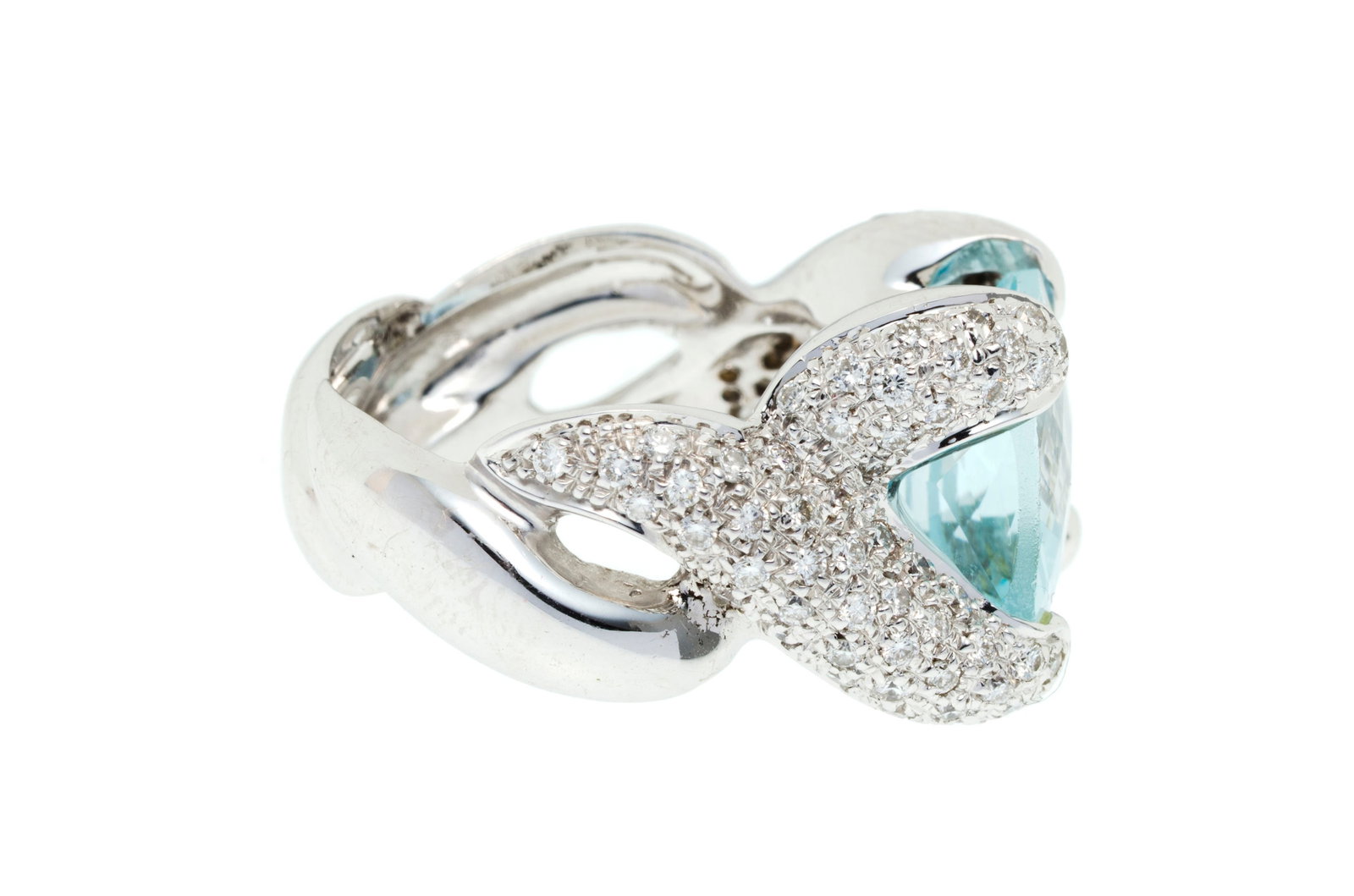 Bague or gris 750 à motif double pavé de diamants taille brillant et enserrant une aigue-m - 2