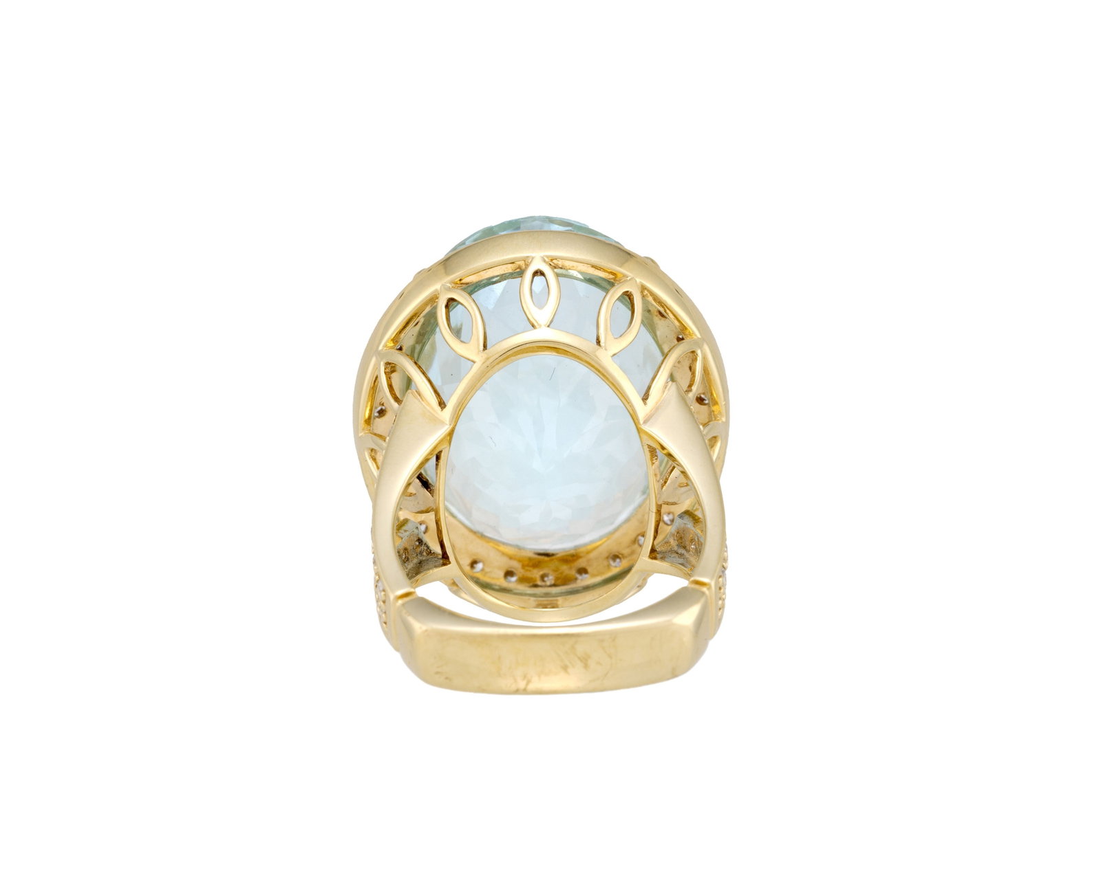 Bague or 585 sertie d'une aigue-marine taille ovale (env. 30 ct) entourée de diamants taille br - 3