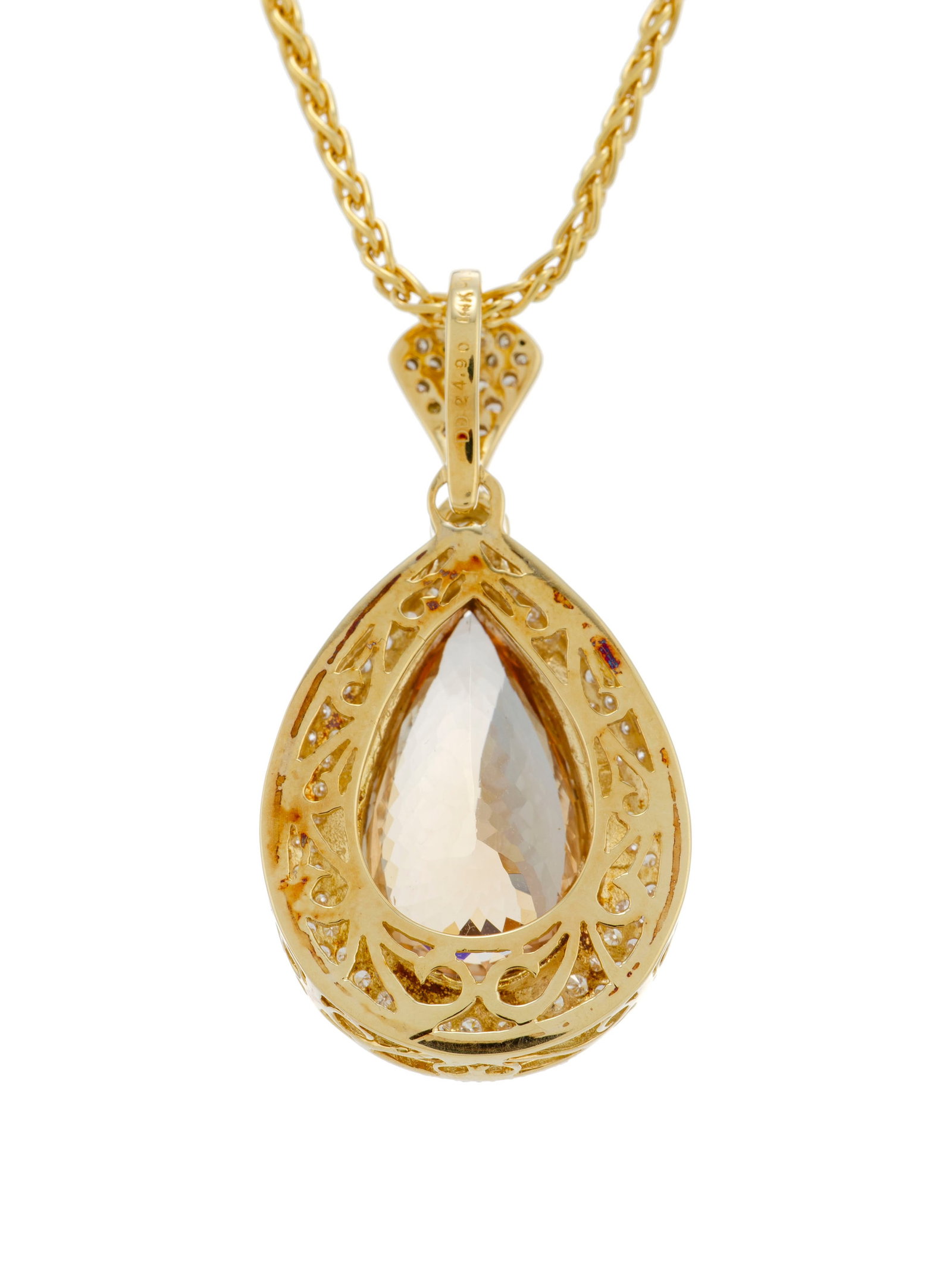 Pendentif en or 585 serti d'une topaze impériale entourée de diamants taille brillant dont - 3