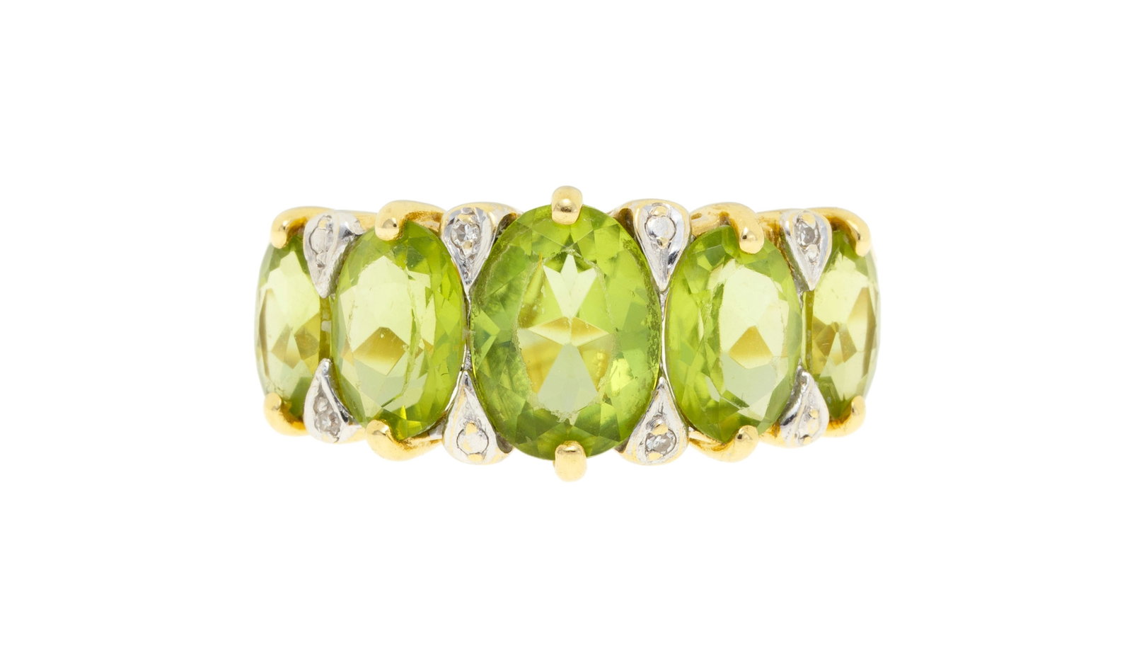 Bague or 750 sertie de péridots taille ovale en chute alternés de diamants taille 8/8, doi: Bague or 750 sertie de péridots taille ovale en chute alternés de diamants taille 8/8, doigt 54-14 Condition Bon état de conservation général Présence de micro rayures,