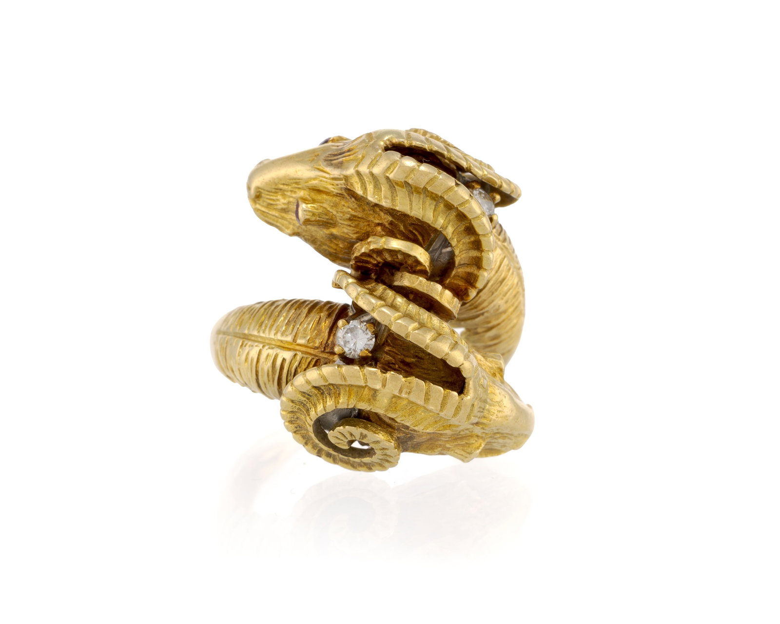 Zolotas, bague or 750 à doubles têtes de béliers serties de diamants taille brillant  - 3