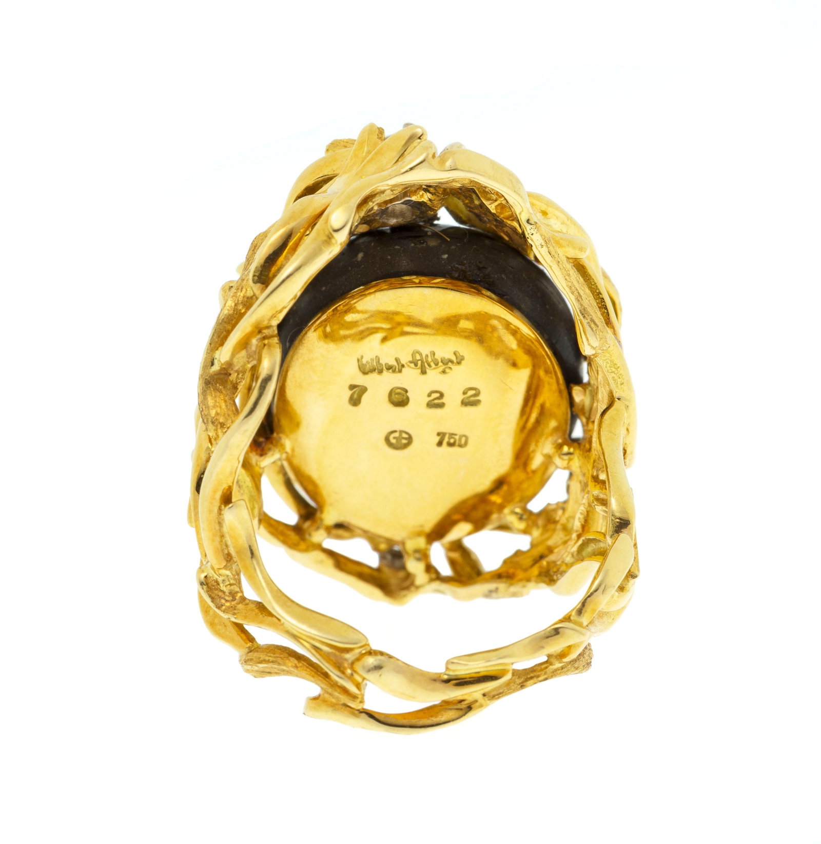 Gilbert Albert, bague en or 750 à motif végétal ajouré enserrant un cabochon de  - 3