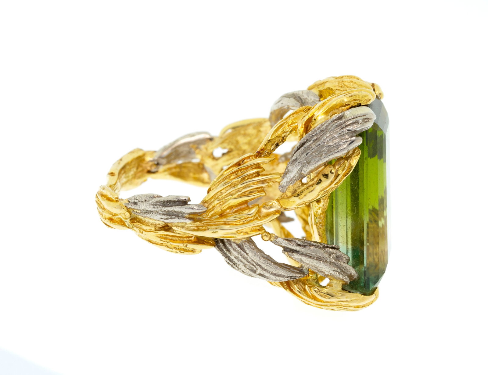 Gilbert Albert, bague 2 ors 750 à motif végétal stylisé enserrant une tourmaline - 2