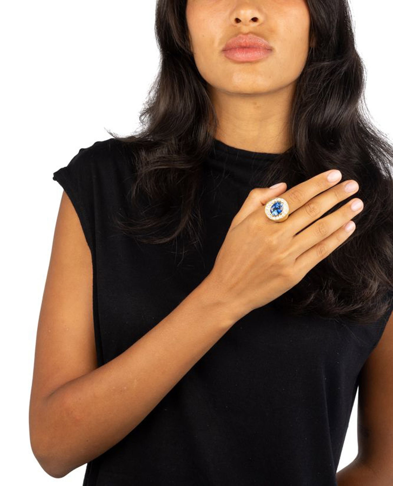 Bague or 750 satiné sertie d’un saphir taille ovale (env. 8.10 ct) entouré de diaman - 4