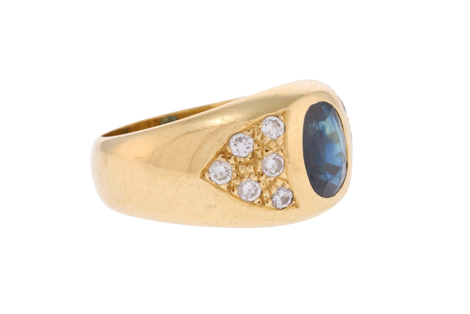 Bague or 750 sertie d'un saphir taille ovale épaulé de diamants taille brillant, doigt 57- - 2