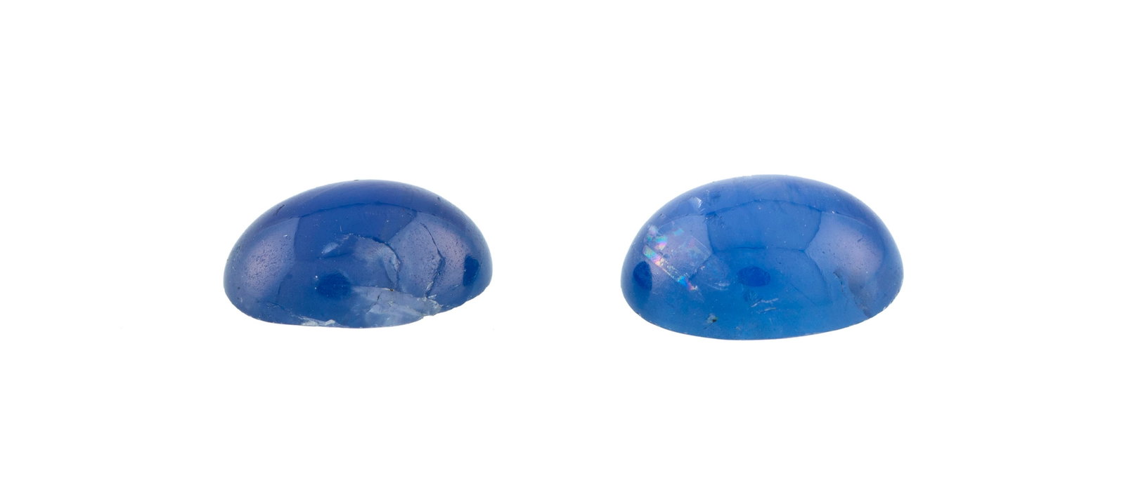 Lot de 2 saphirs étoilés sur papier pour un total de 11.44 carats: Lot de 2 saphirs étoilés sur papier pour un total de 11.44 carats