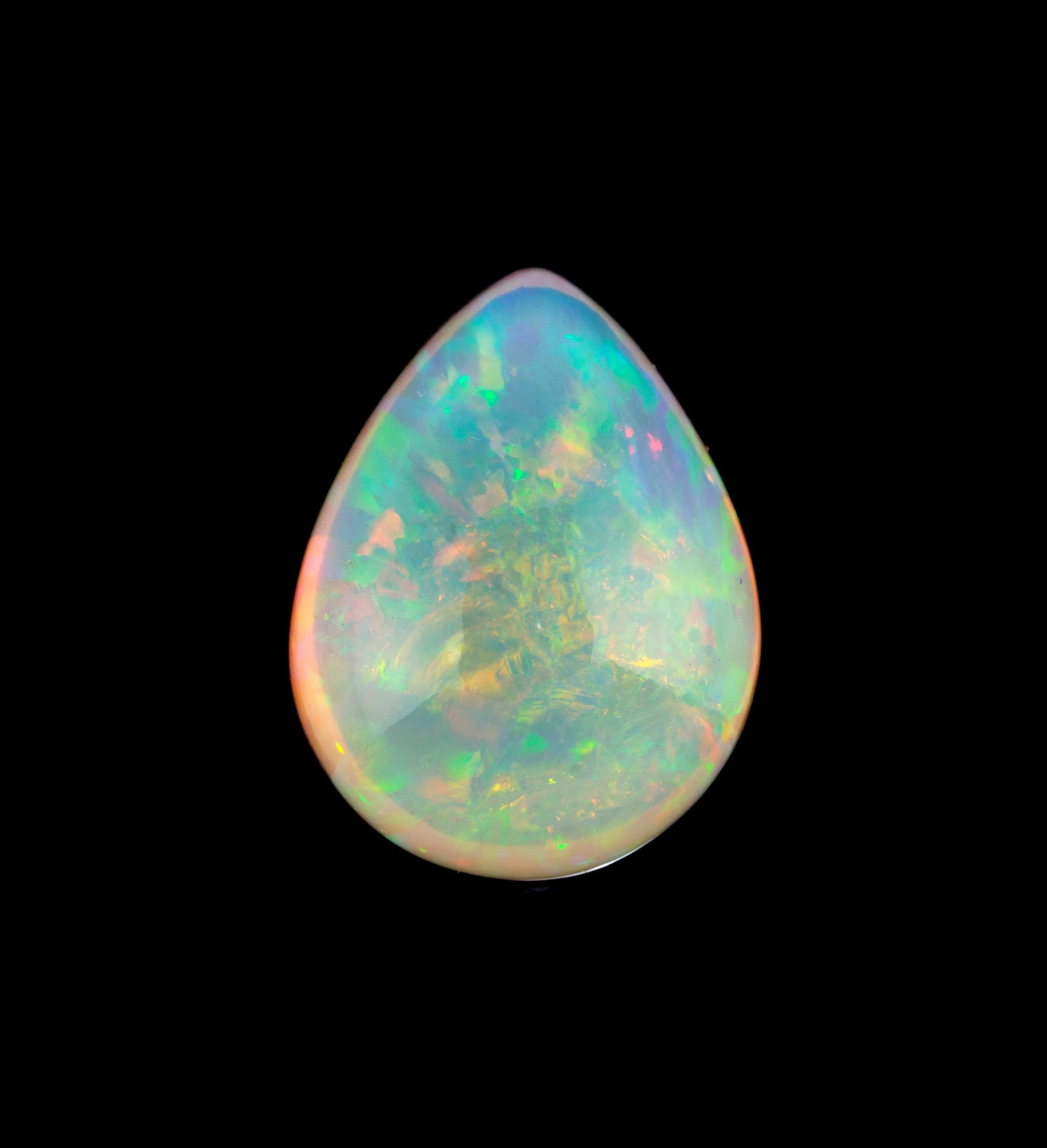 Une opale piriforme sur papier de 31.97 carats, éthiopienne, selon le rapport ALGT n° 0300 (1 of 3)