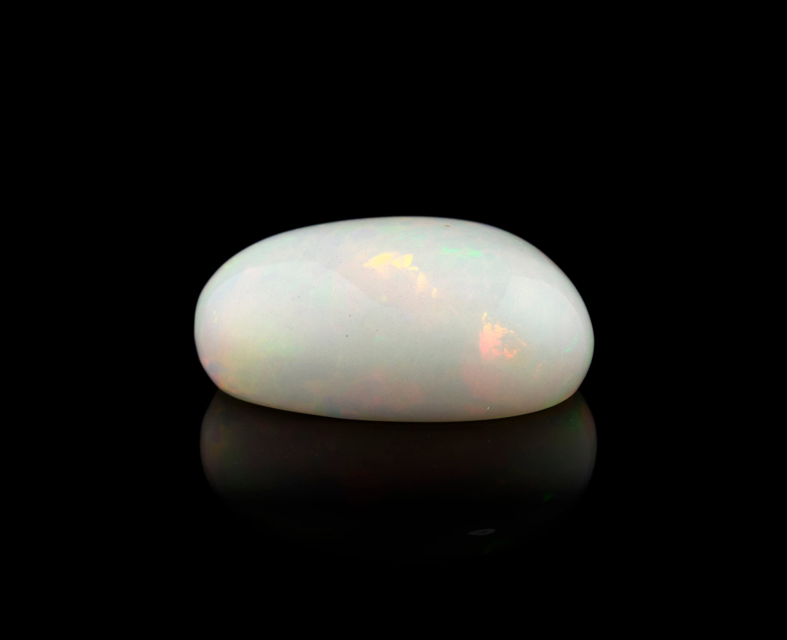 Une opale piriforme sur papier de 18.0 carats - 2