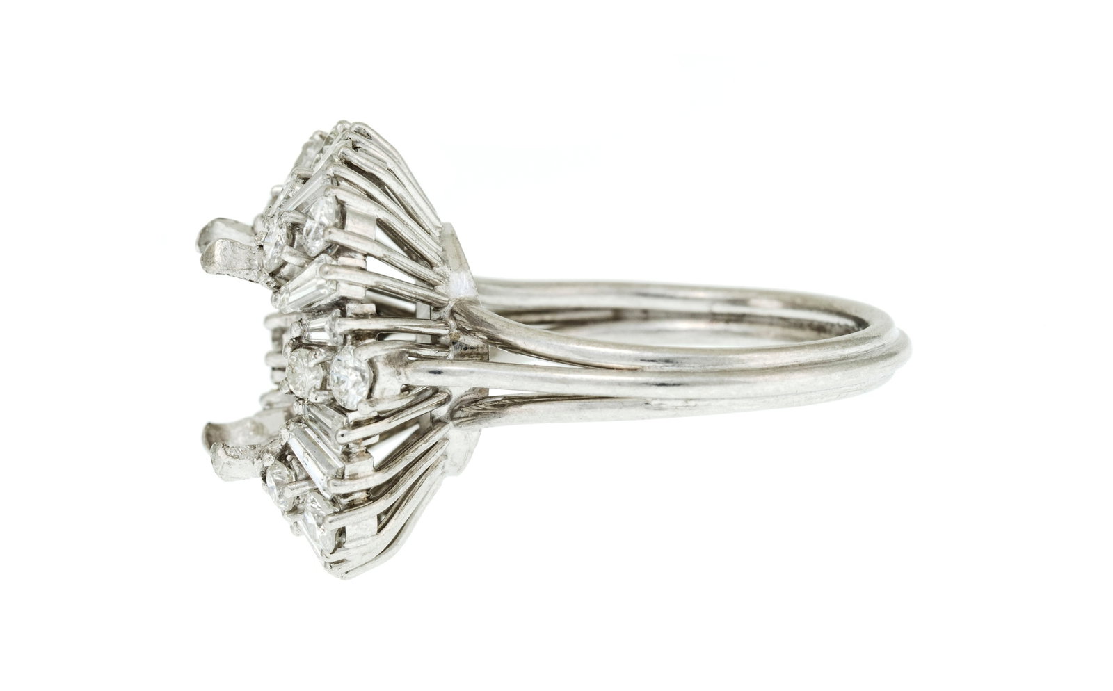 Monture de bague en platine sertie de diamants taille trapèze et brillant, doigt 56-16, 10g - 2