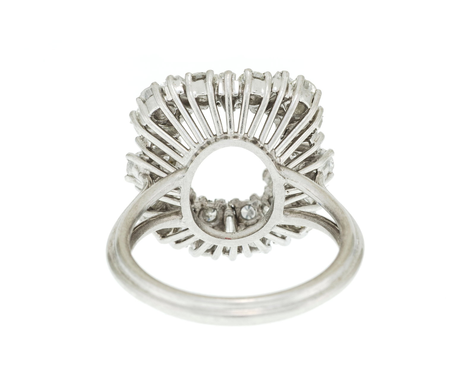 Monture de bague en platine sertie de diamants taille trapèze et brillant, doigt 56-16, 10g - 3