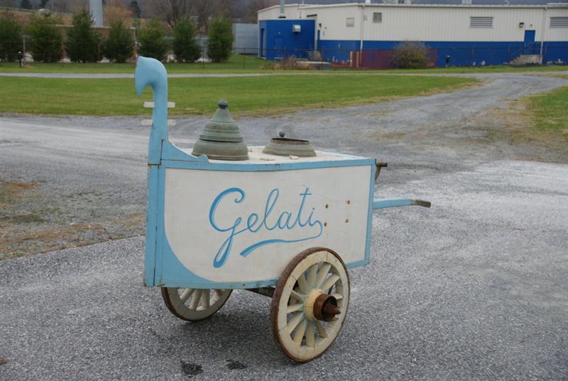 Gelato Antique Push Cart (1 of 8)