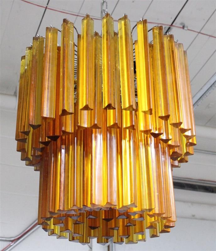 Triedi Murano Chandelier: Triedi Murano Chandelier Vintage Dimensions: Height: 21" / 53.34cm Width: 20" / 50.8cm Quantity: 1
