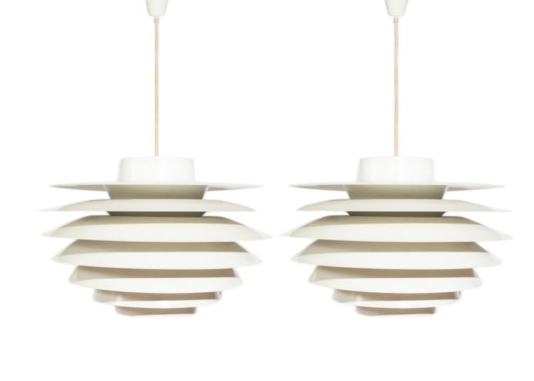 Pair of Suspension Lights by Sven Middelboe: ‘Verona’ pendant lamps by Sven Middelboe for Nordisk Solar, 1970s DenmarkMade of white lacquered aluminum discs. 