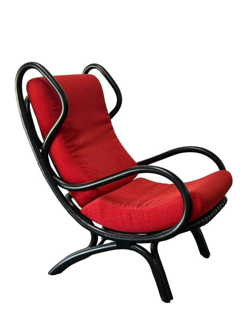 Gio Ponti 'Continuum' Lounge Chair: This iconic piece is the "Continuum" lounge chair (Model BP16 / D.163.7), designed by the legendary Italian architect and designer Gio Ponti in 1963 Old new inventory from the warehouse of Bonacina