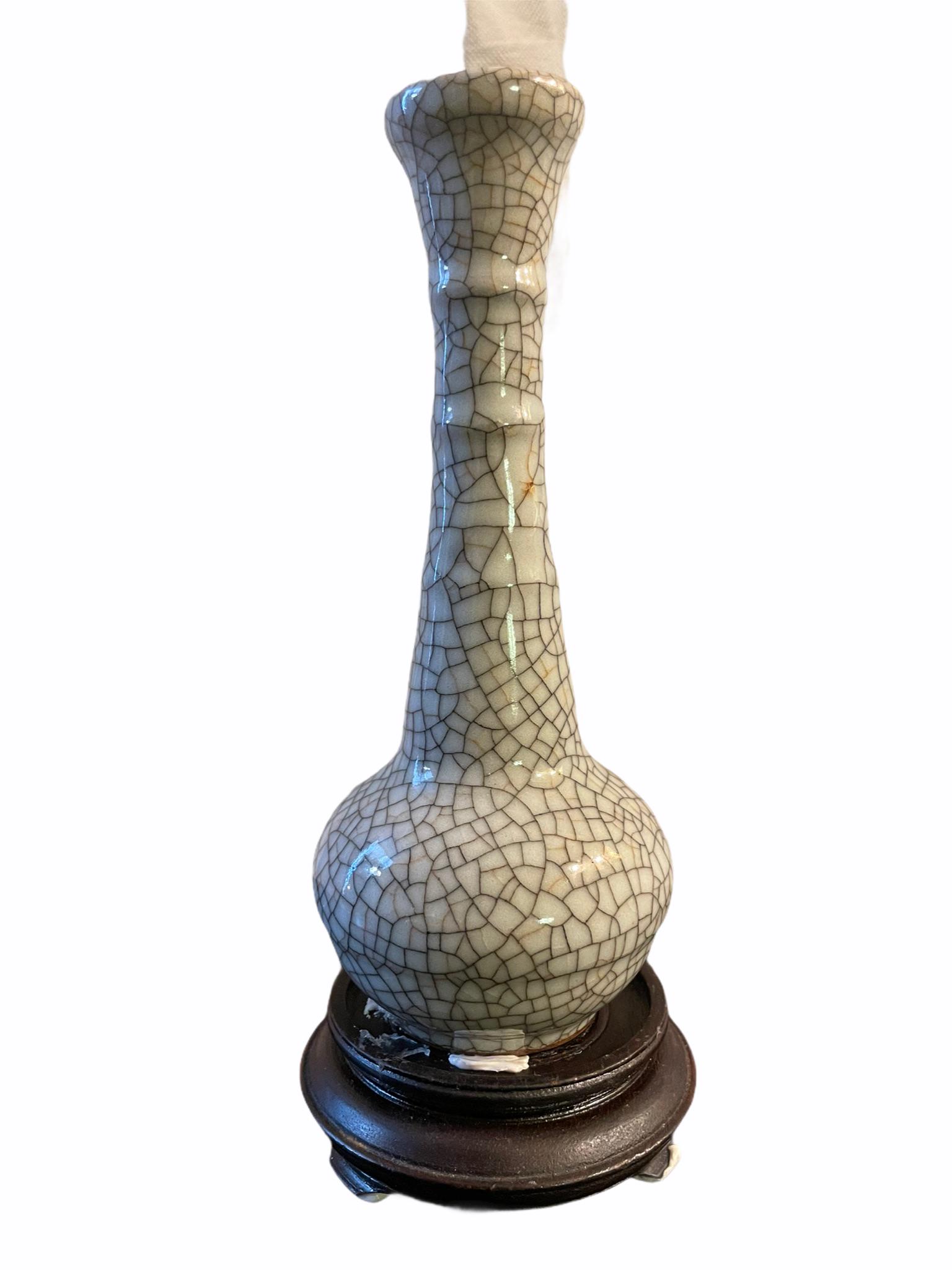 Chinese "Ge" porcelain vase with stand (1 of 4)