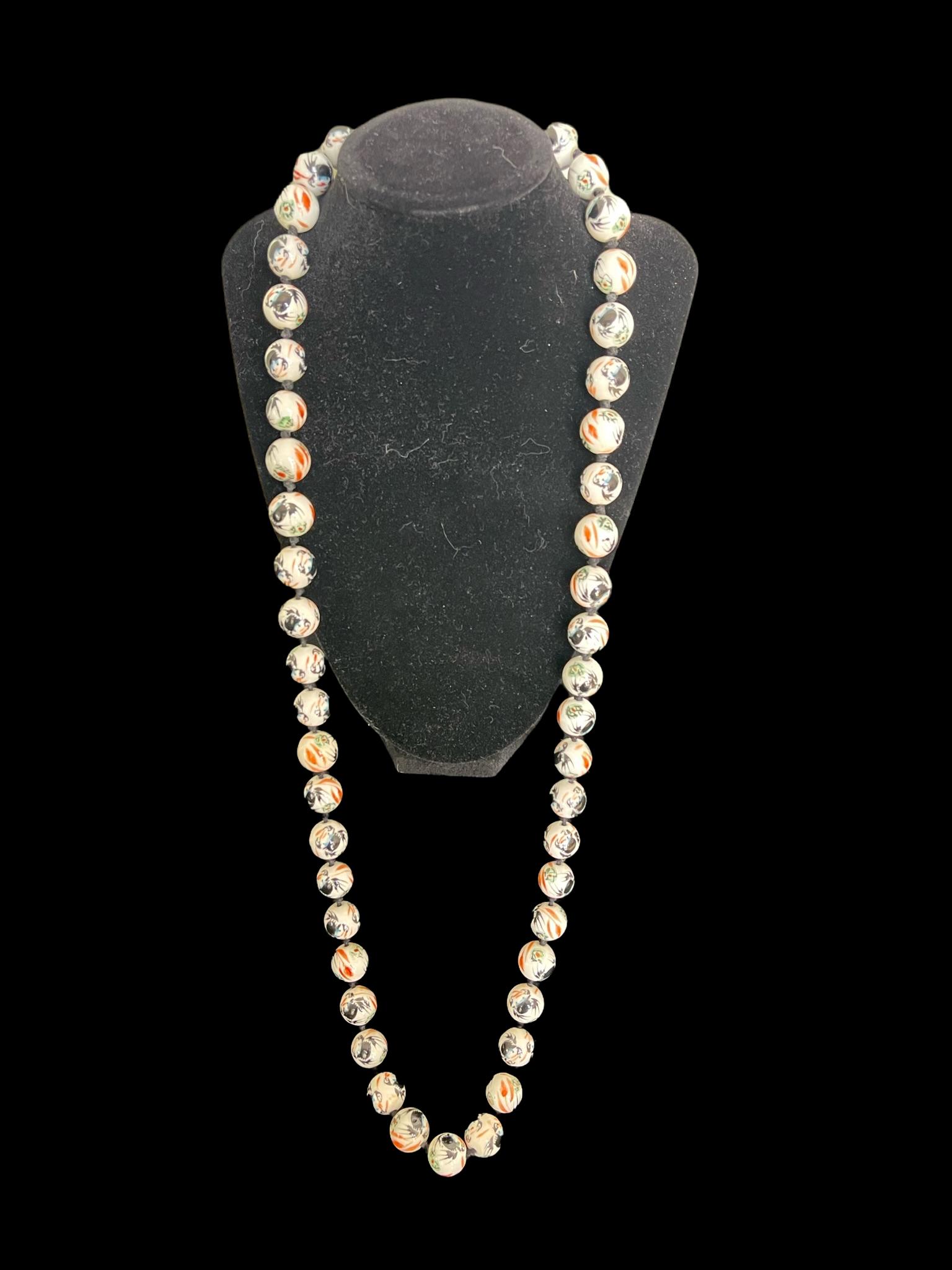 A fine chinese hand painted porcelain bead necklace (1 of 7)