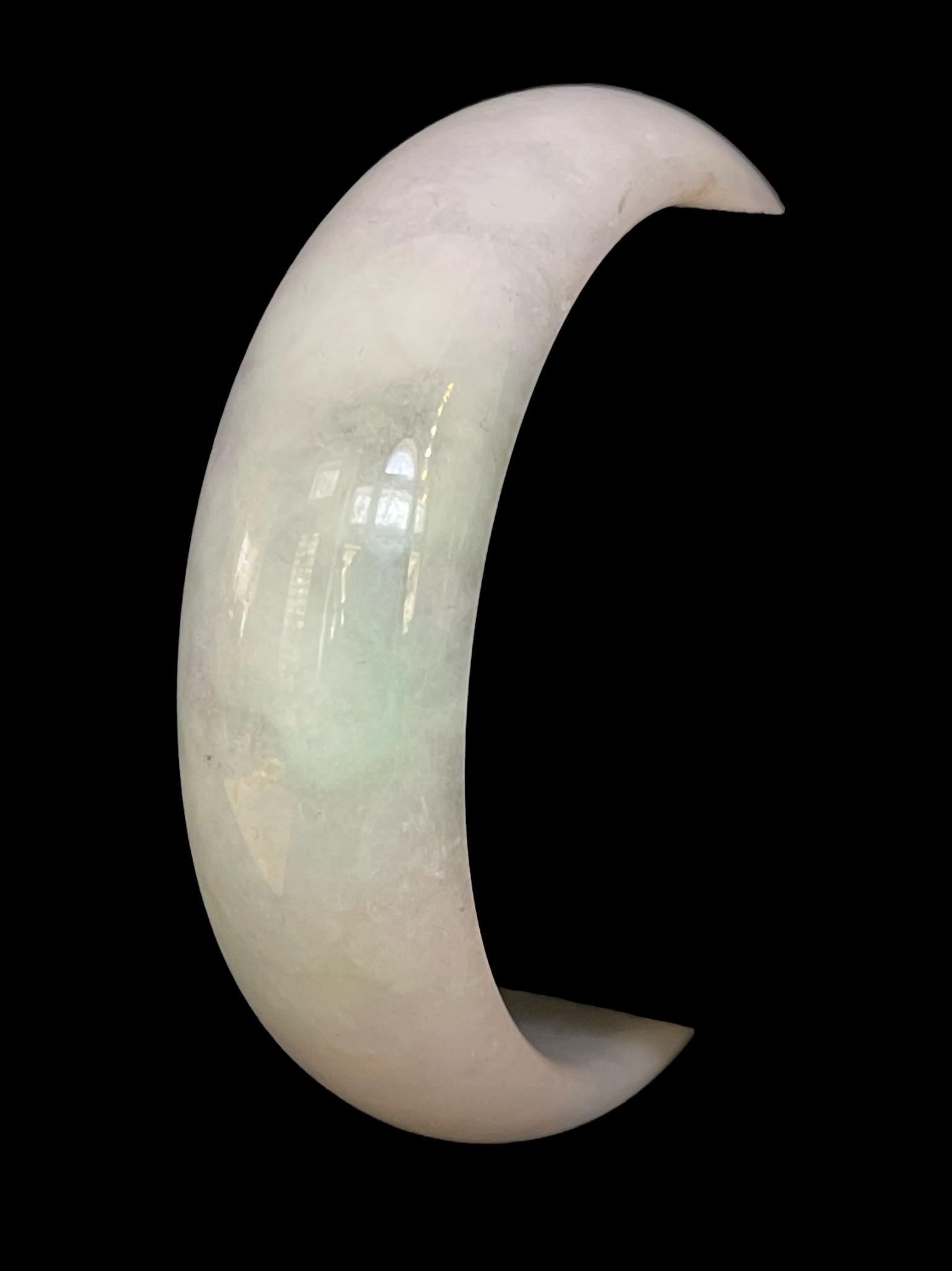 Fine chinese jade bangle (1 of 5)