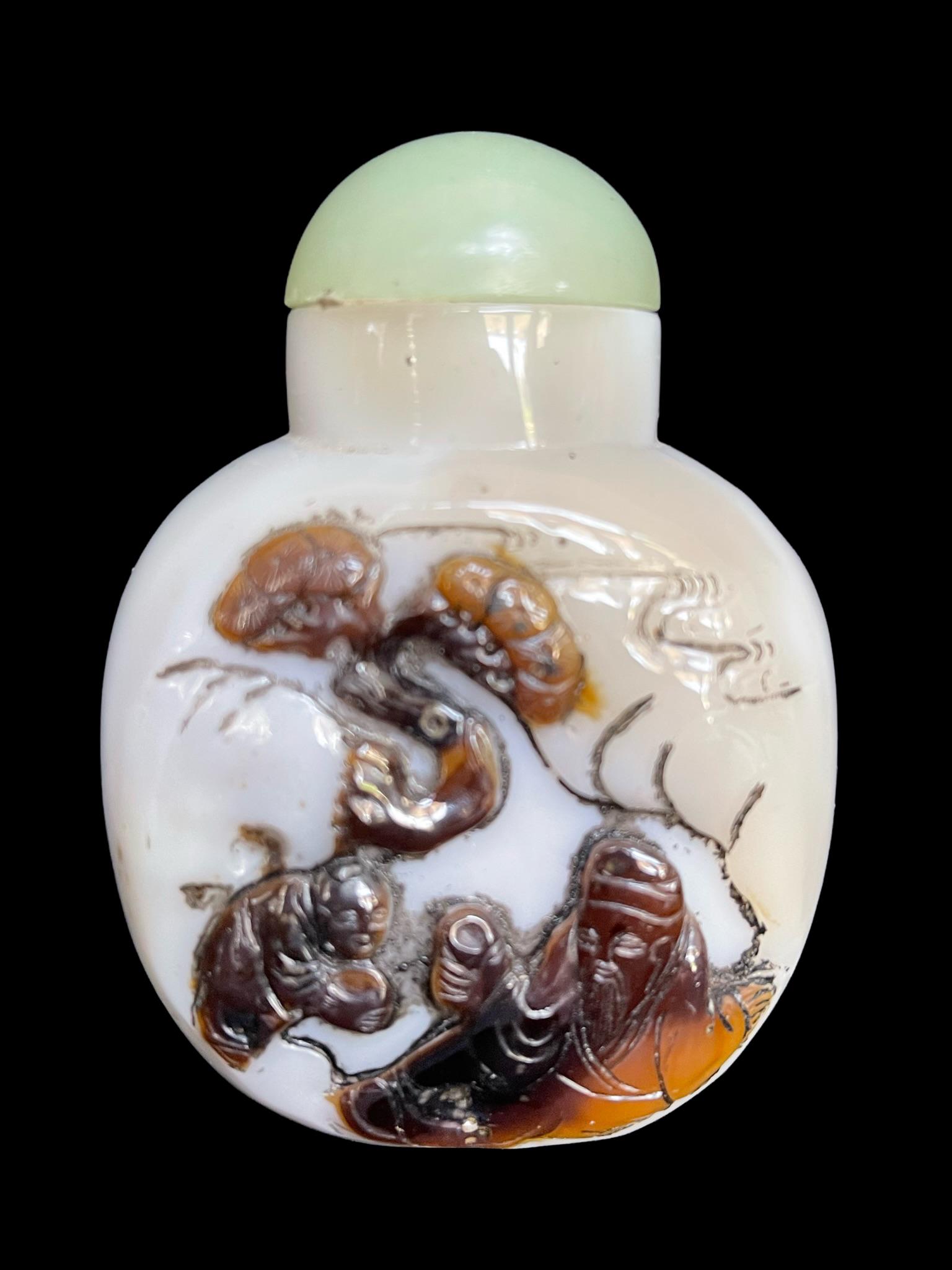 Fine chinese agate carved figure snuff bottle (1 of 10)