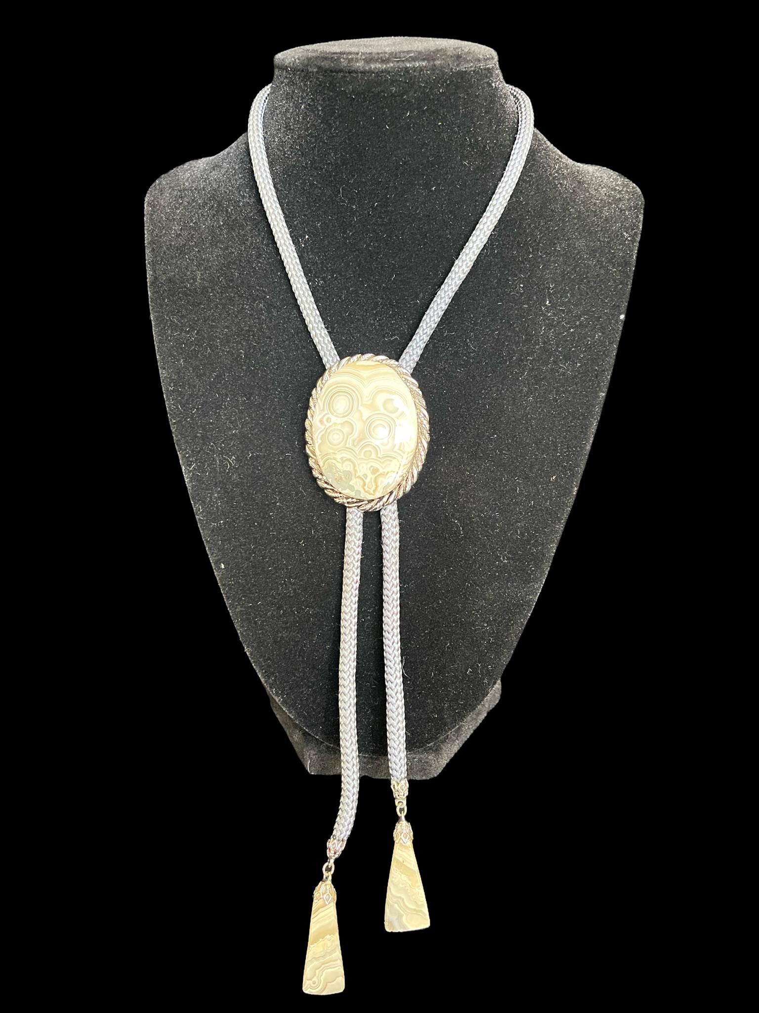 A fine crazy lace agate necklace: Fine crazy lace agate necklace