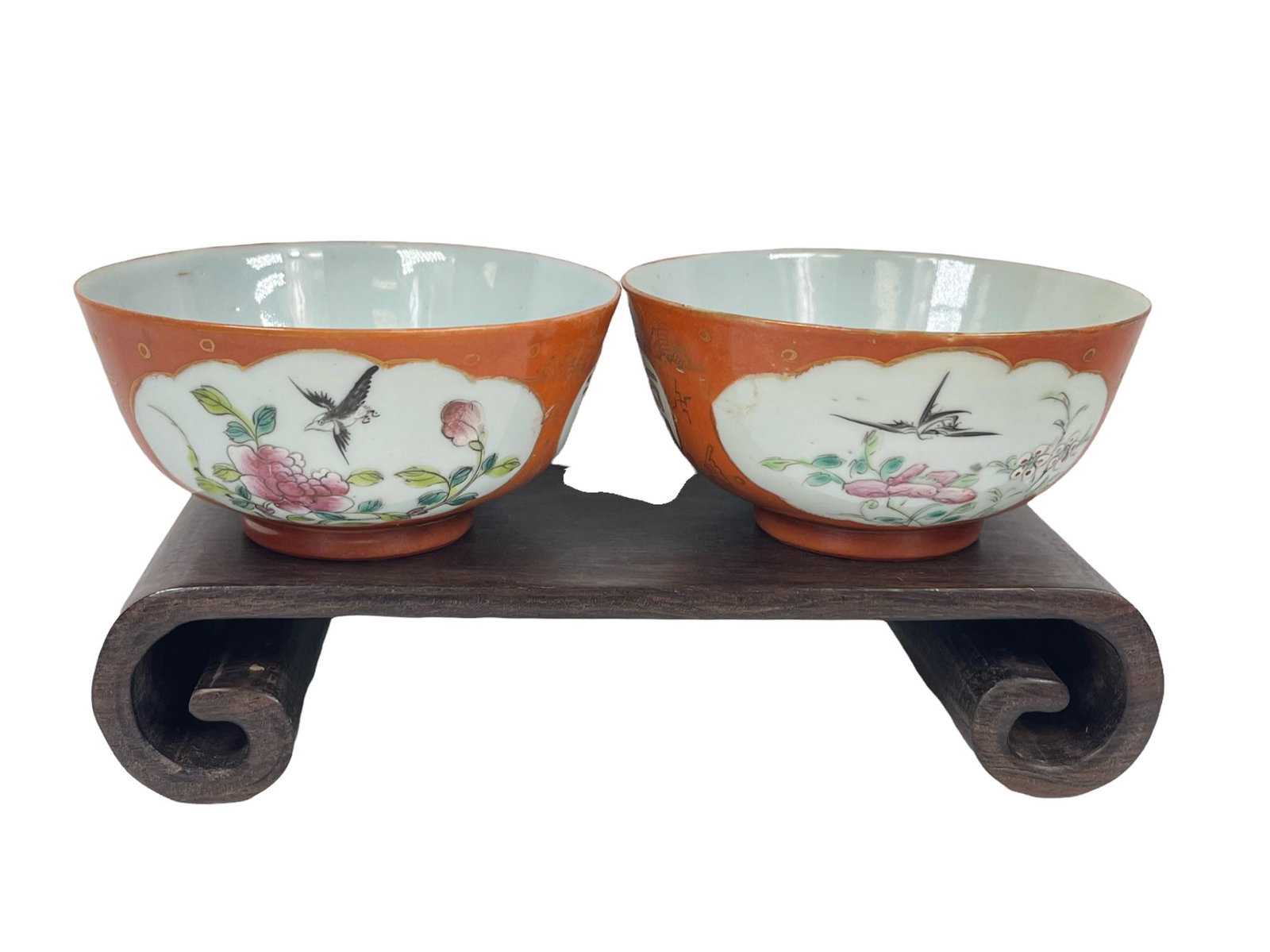 A pair of chinese Late Qing coral red glazed Famille Rose porcelain (1 of 5)