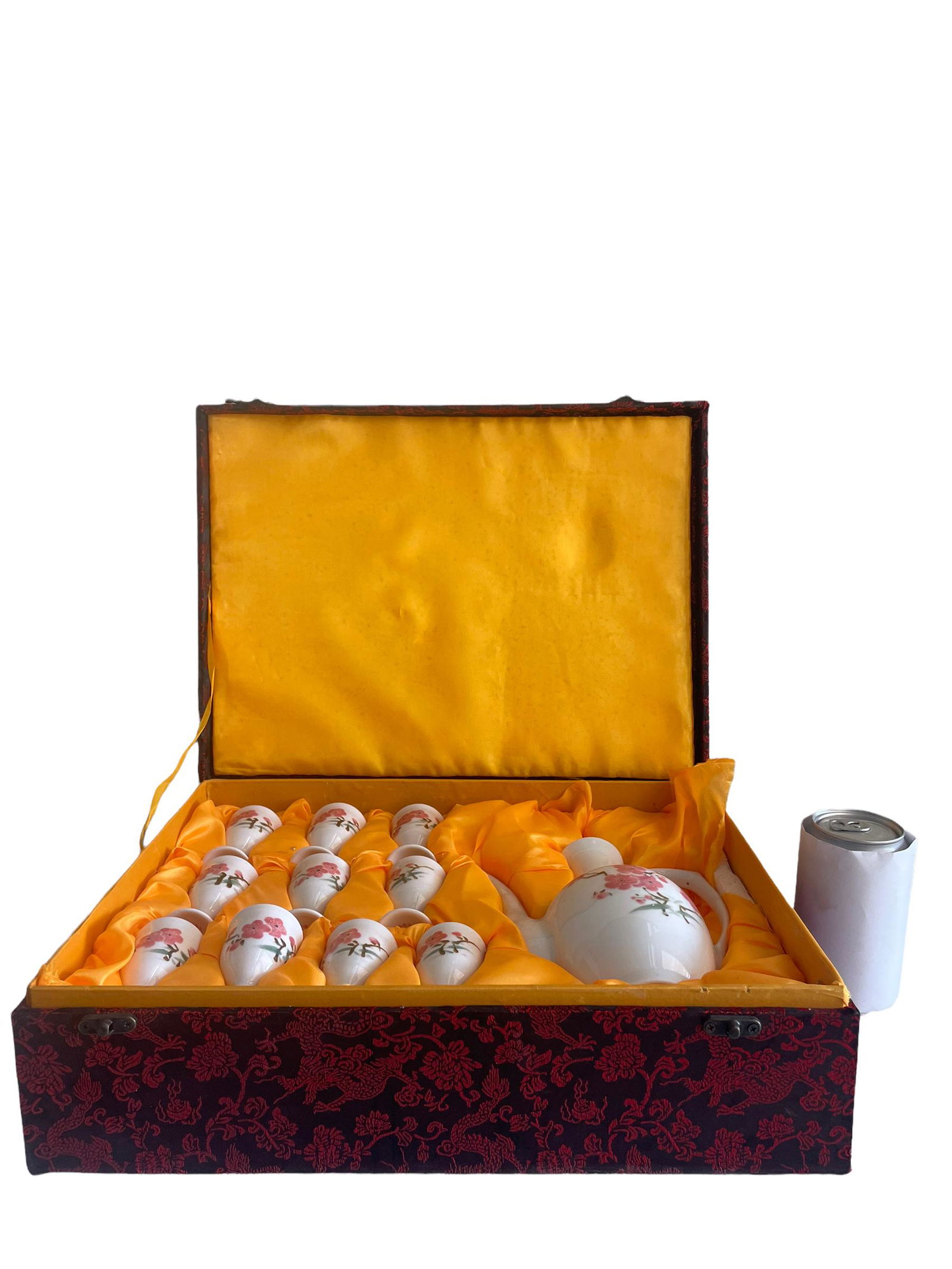 A set of fabulous chinese pocelain tea set (1 of 8)