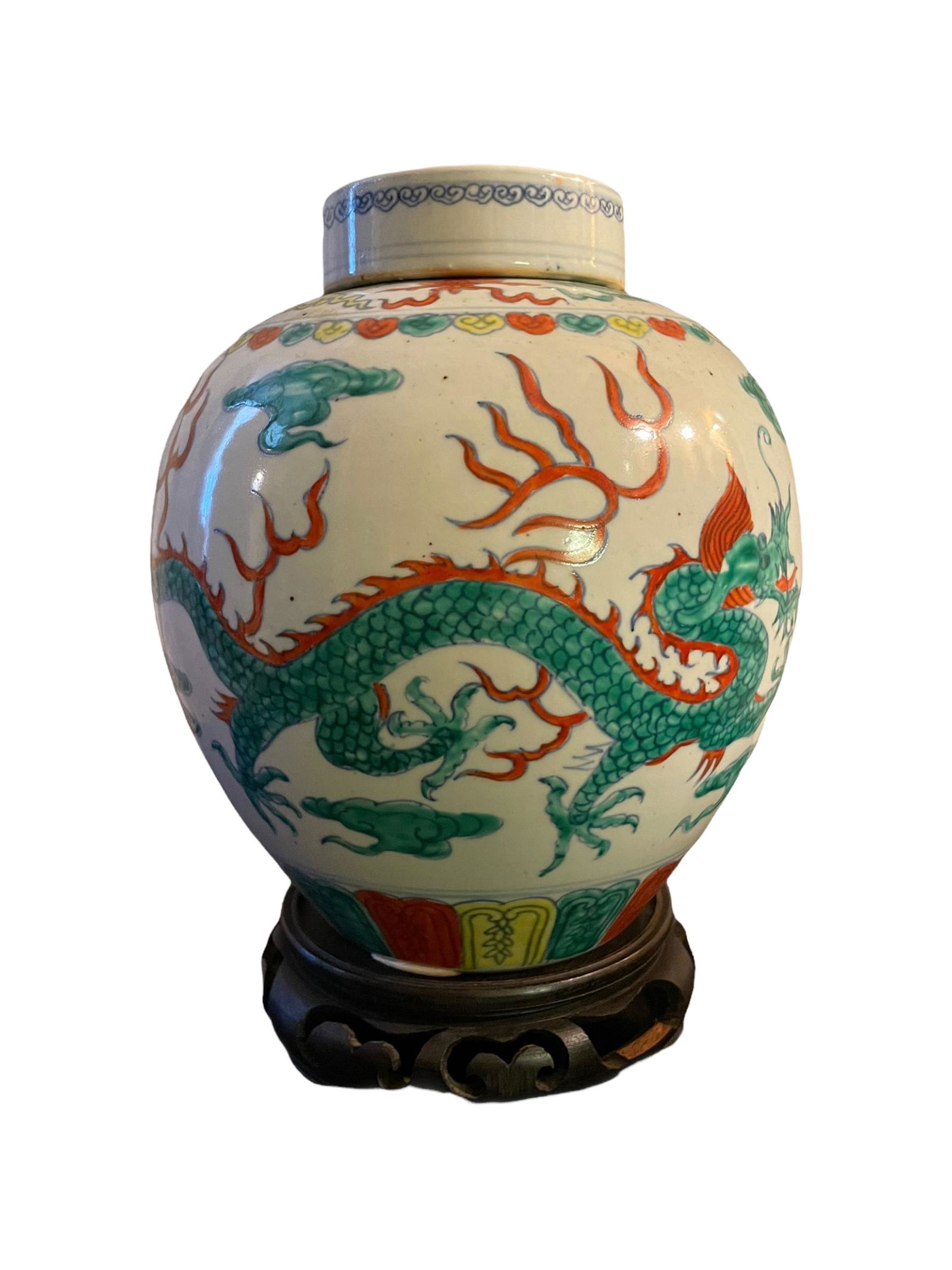 A fine chinese antique Qing porcelain jar (1 of 6)