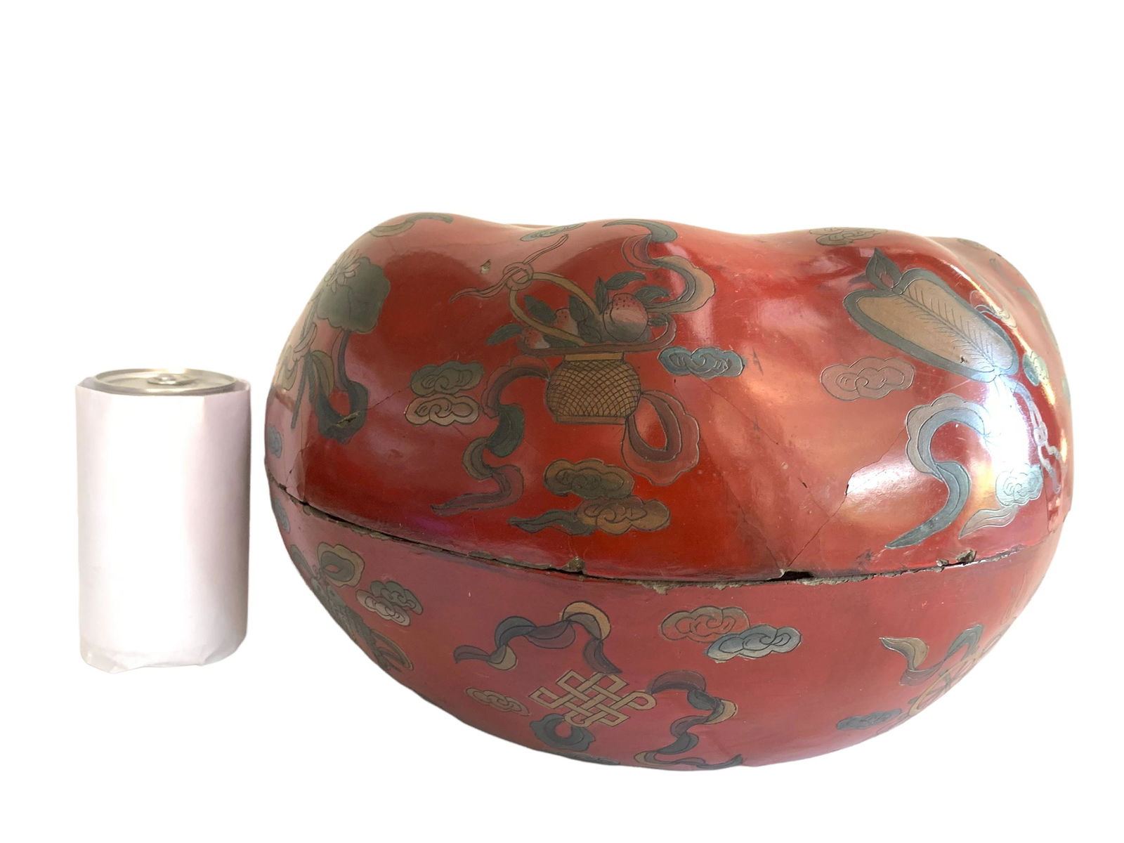 A chinese red lacquered box (1 of 7)