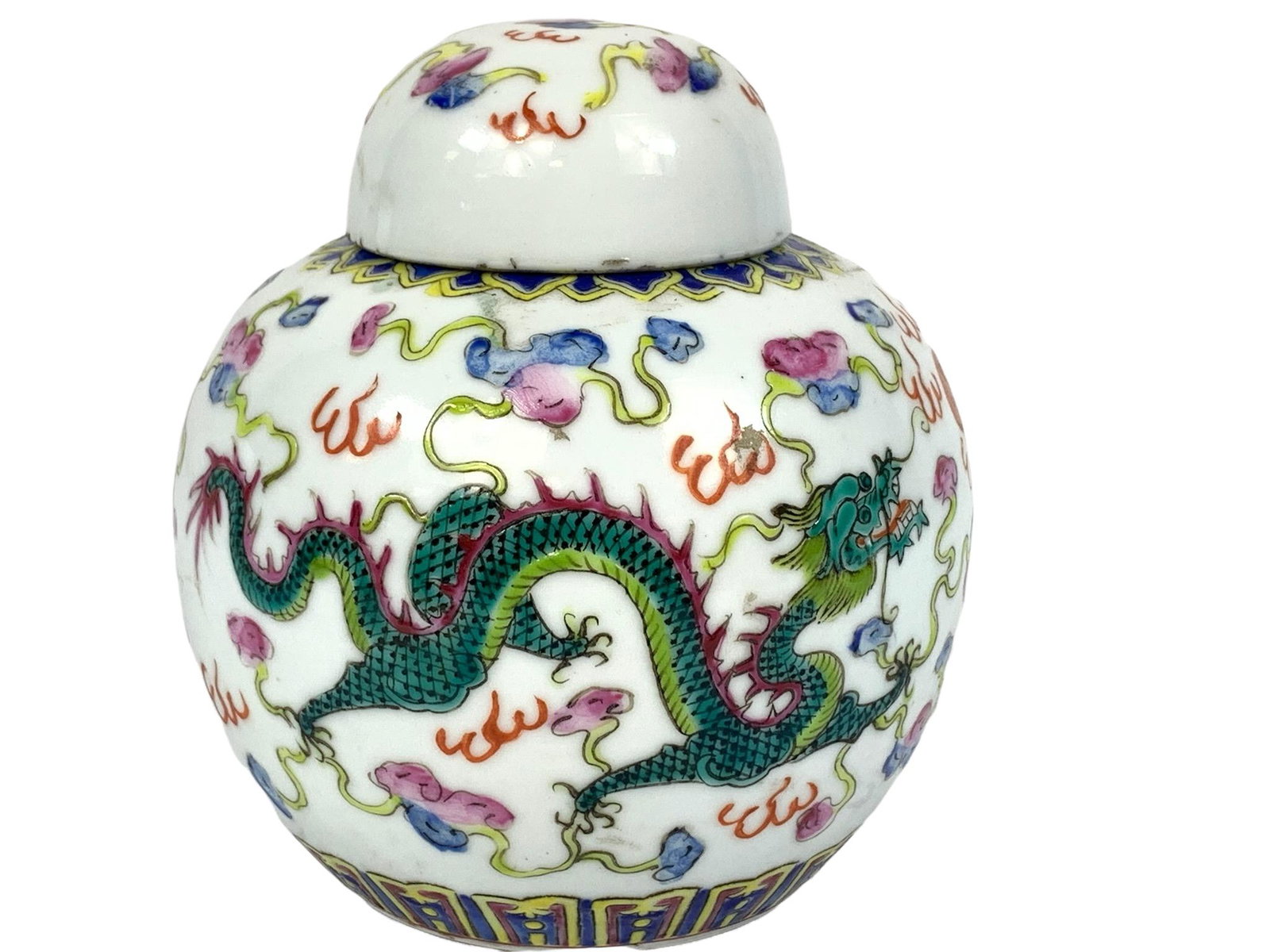 A fabulous chinese famille rose porcelain jar: with dragon motif; abulous chinese famille rose porcelain jar; 4.75"