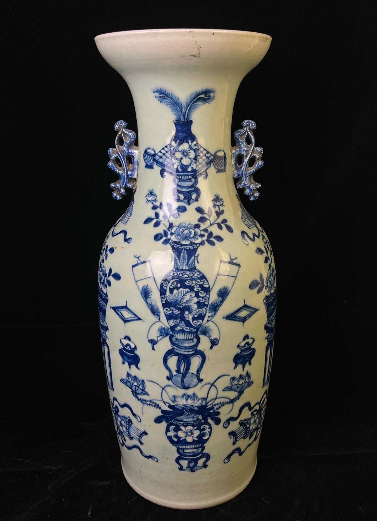 A large fine chinese antique blue and white porcelain vase with export mark: large chinese antique blue and white porcelain vase; H: 23"; with export