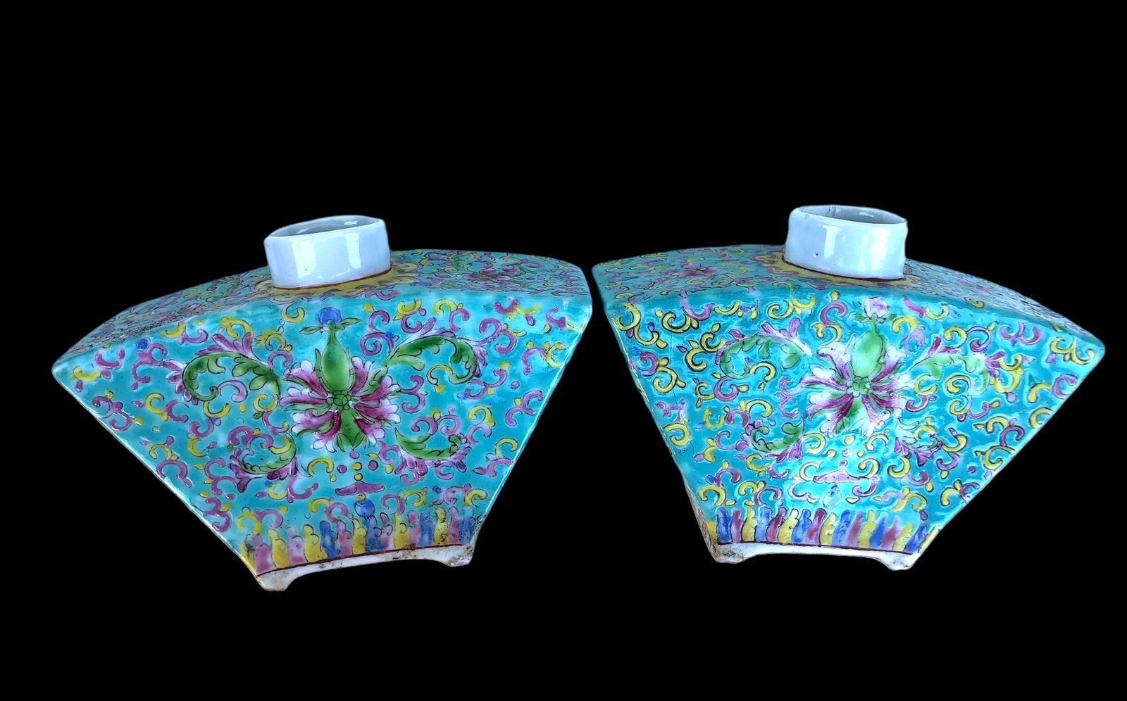 A pair of chinese famille rose porcelain tea jar (1 of 3)