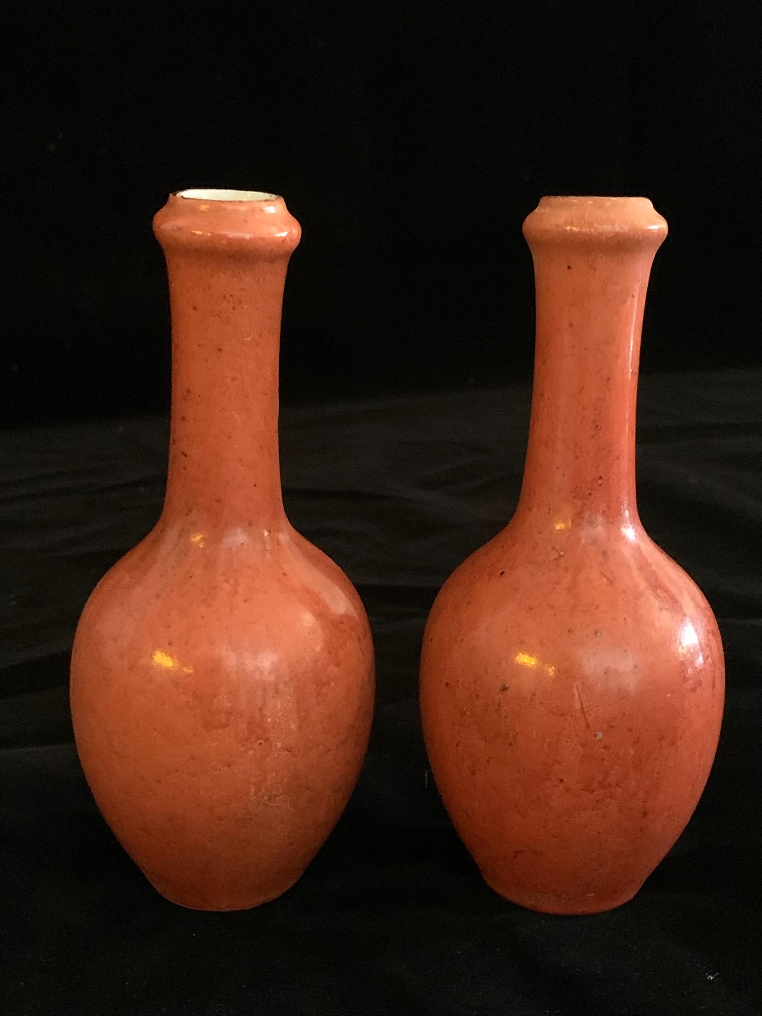 A pair of chinese antique red glazed porcelain vase: pair of chinese antique red glazed porcelain vase; H: 6"