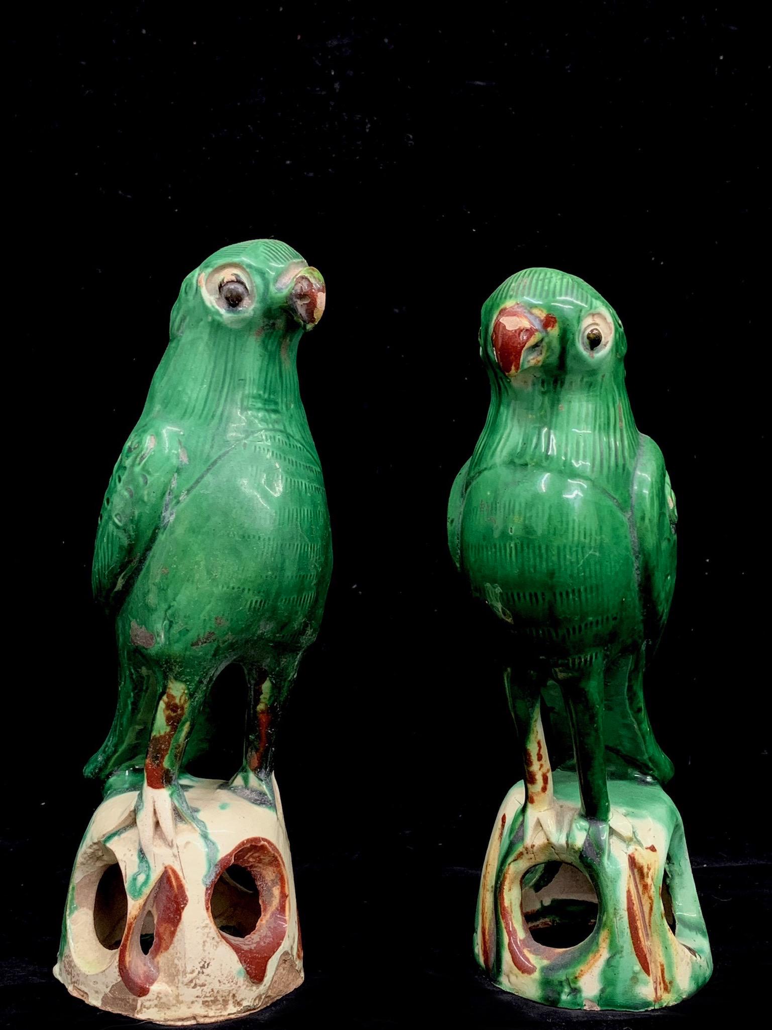 A pair of chinese antique green glazed porcelain bird: pair of chinese antique green glazed porcelain bird; H:9"