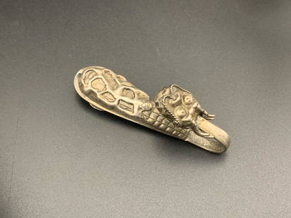 A fine chinese old silver carved belt hook with dragon head: fine chinese old silver carved belt hook with dragon head; 6.4cm