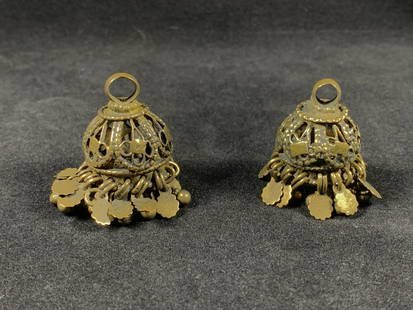 A pair of old chinese gold gilded silver decorated on old Chinese Children s hat: H: 3.7cm