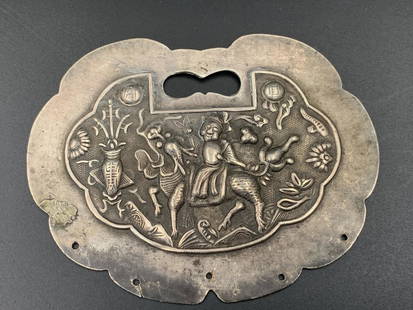 A fabulous chinese antique silver carved pendant: 8cm x 6cm